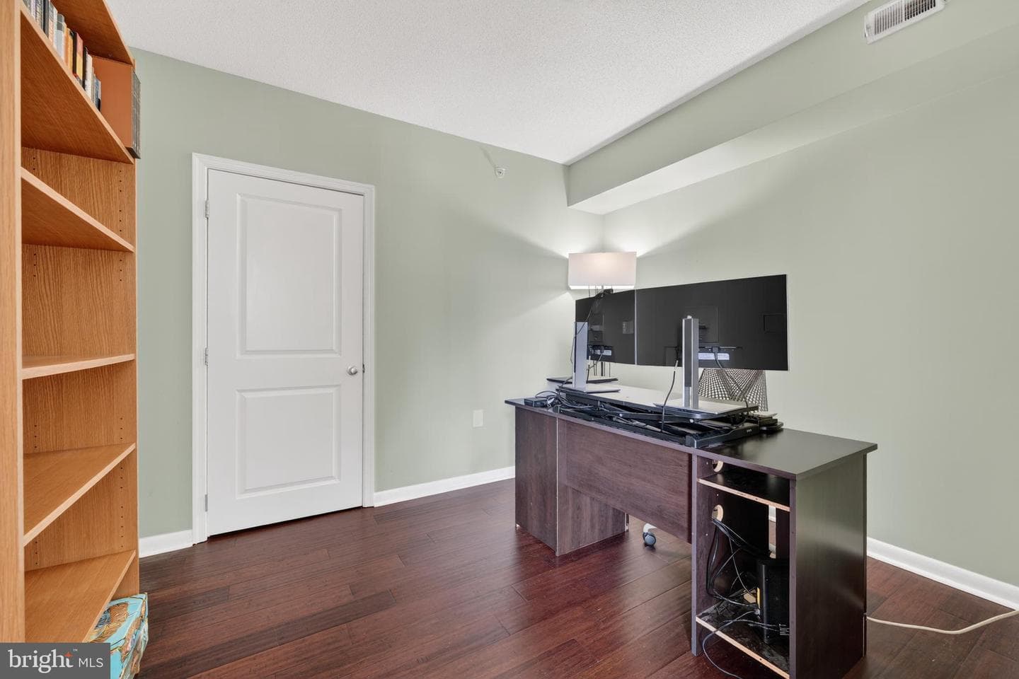 851 N Glebe Road #1301 photo 43