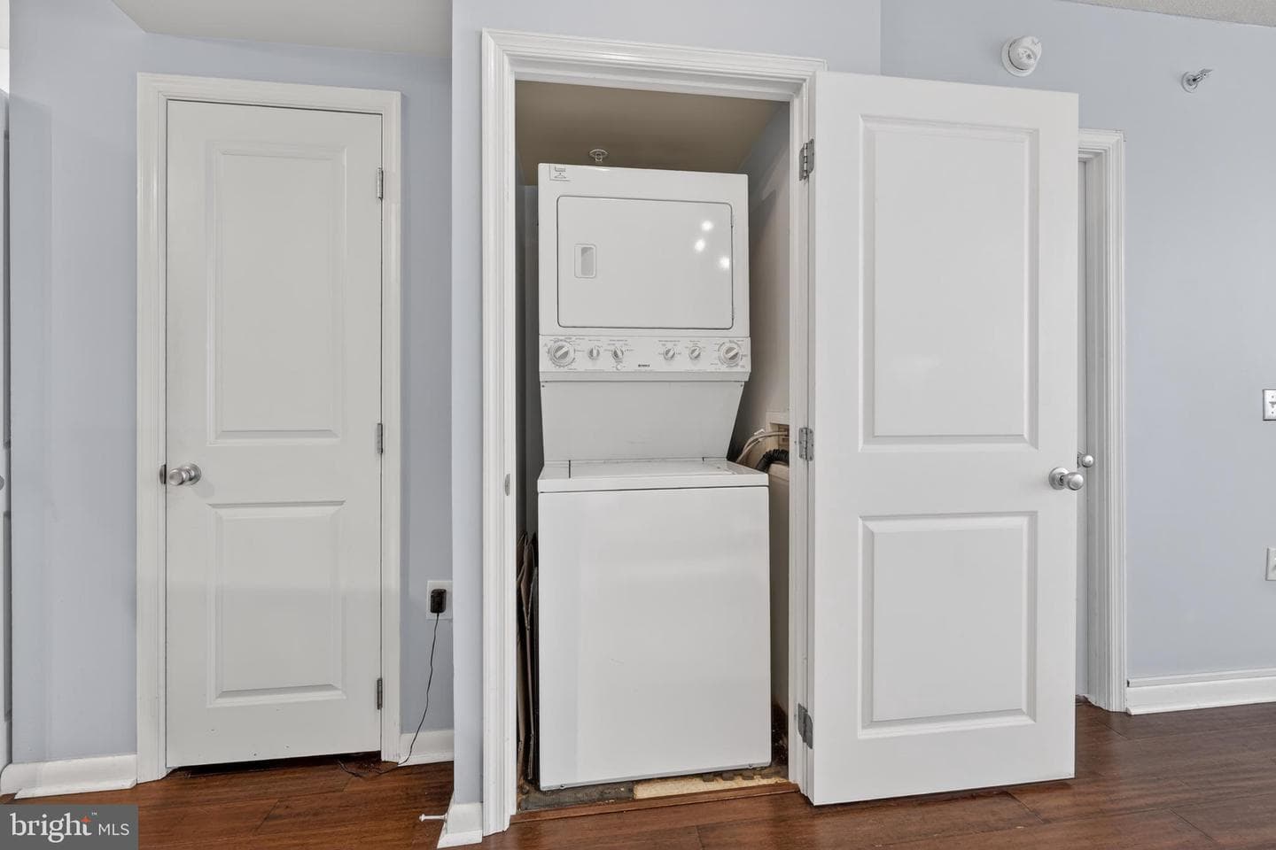 851 N Glebe Road #1301 photo 45