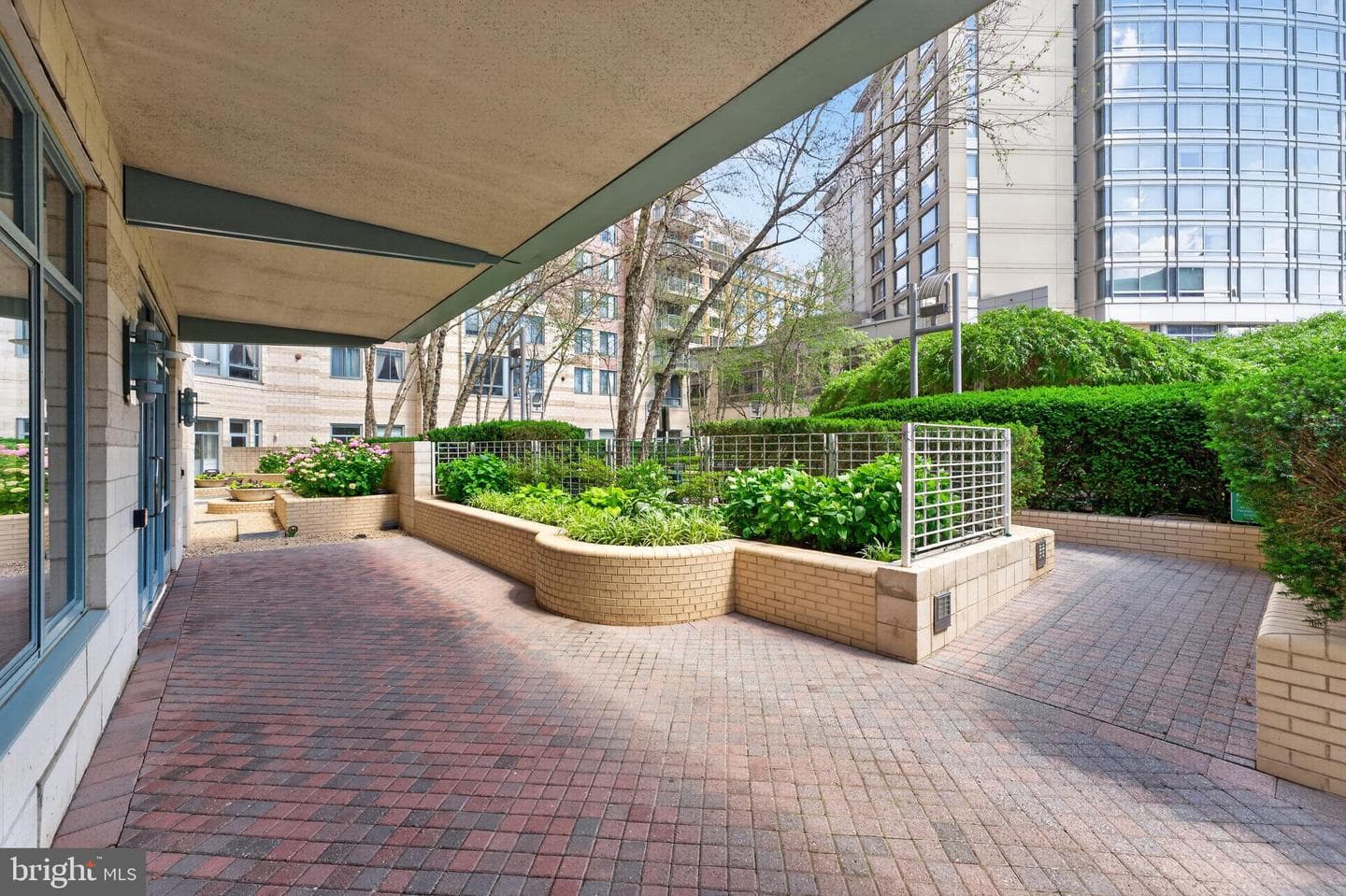 851 N Glebe Road #1301 photo 80