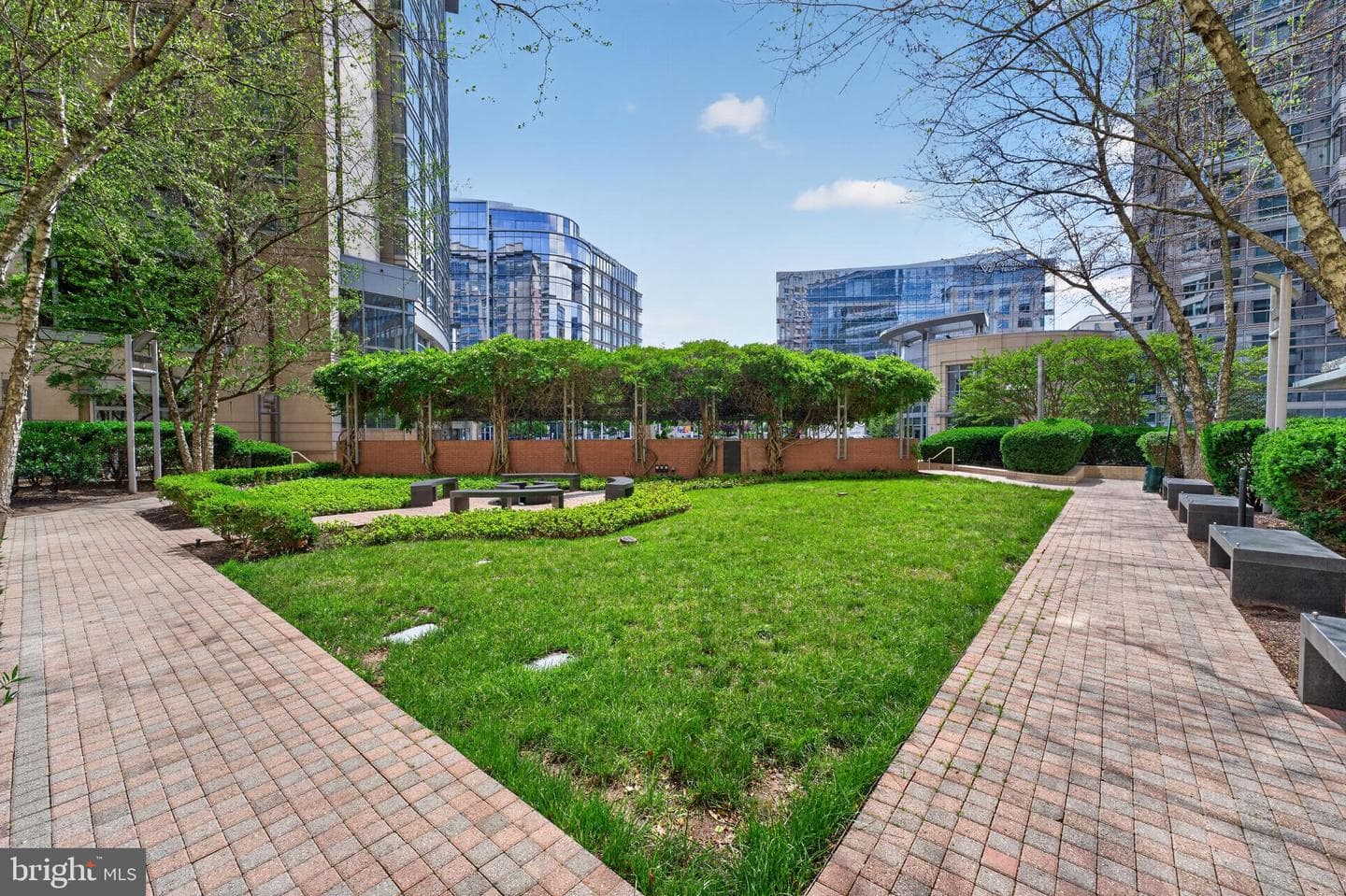 851 N Glebe Road #1301 photo 83