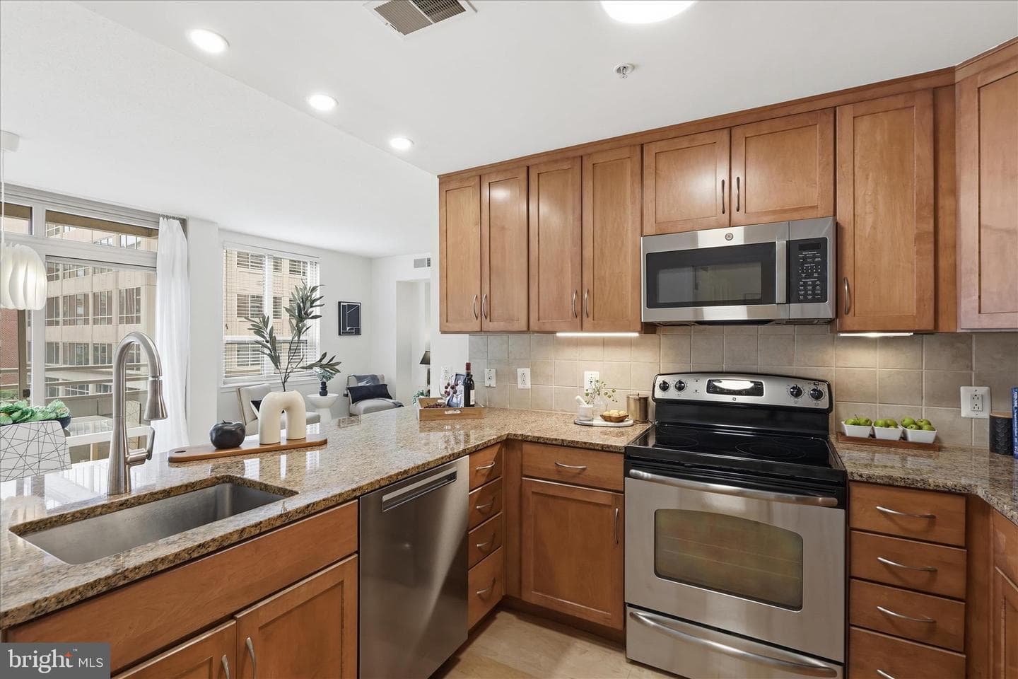 888 Quincy Street #510 photo 11