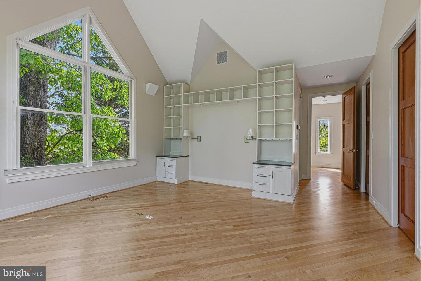 3190 N Woodrow Street photo 21