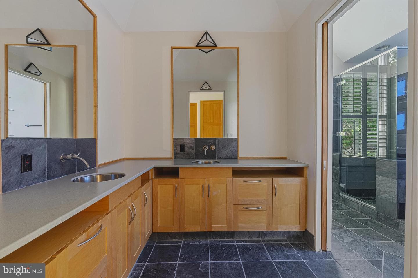 3190 N Woodrow Street photo 22
