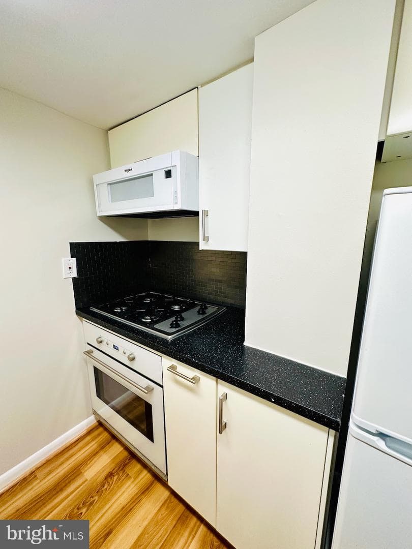 1300 Army Navy Drive #1010 photo 9