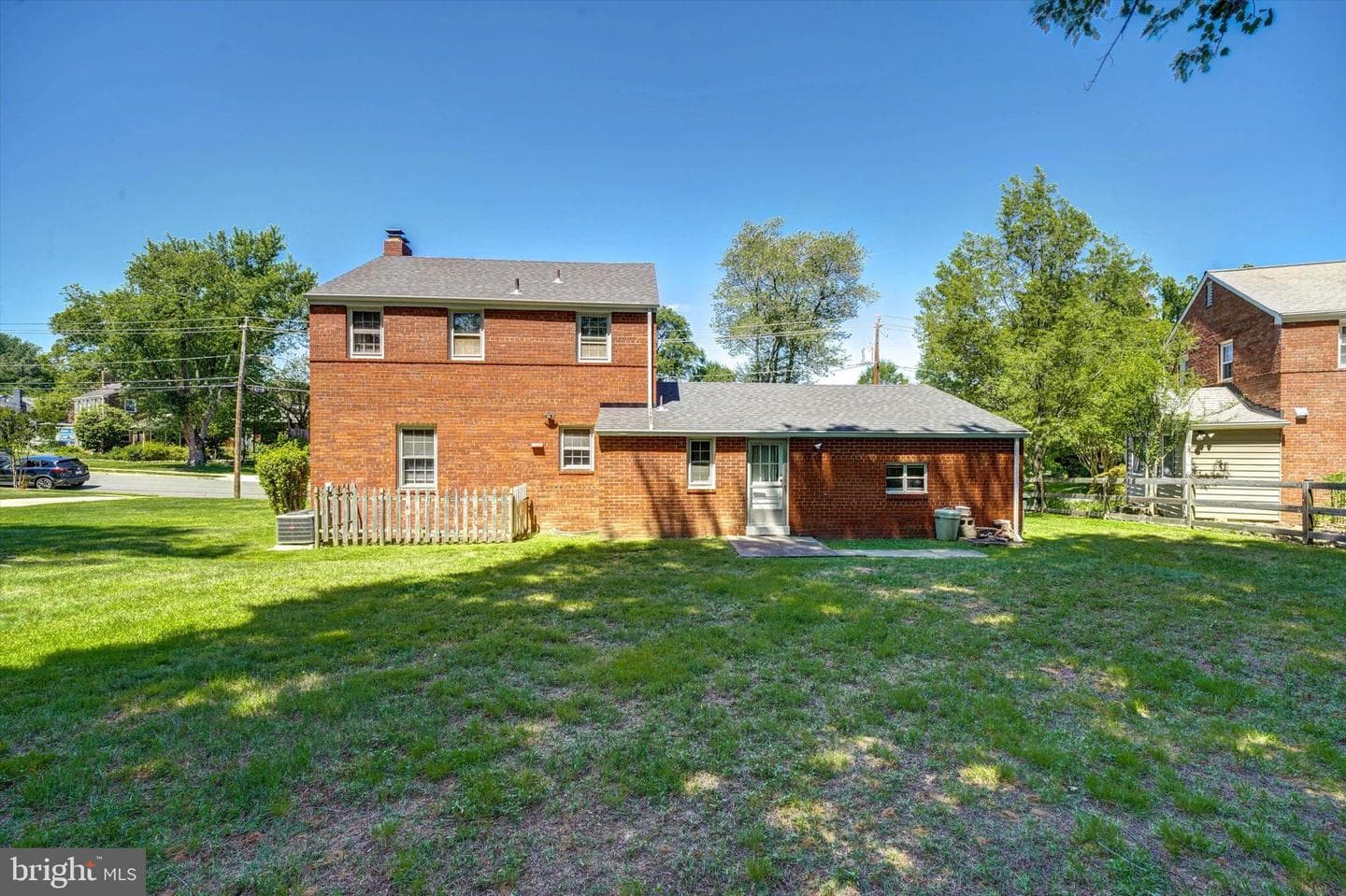 907 N Liberty Street photo 10