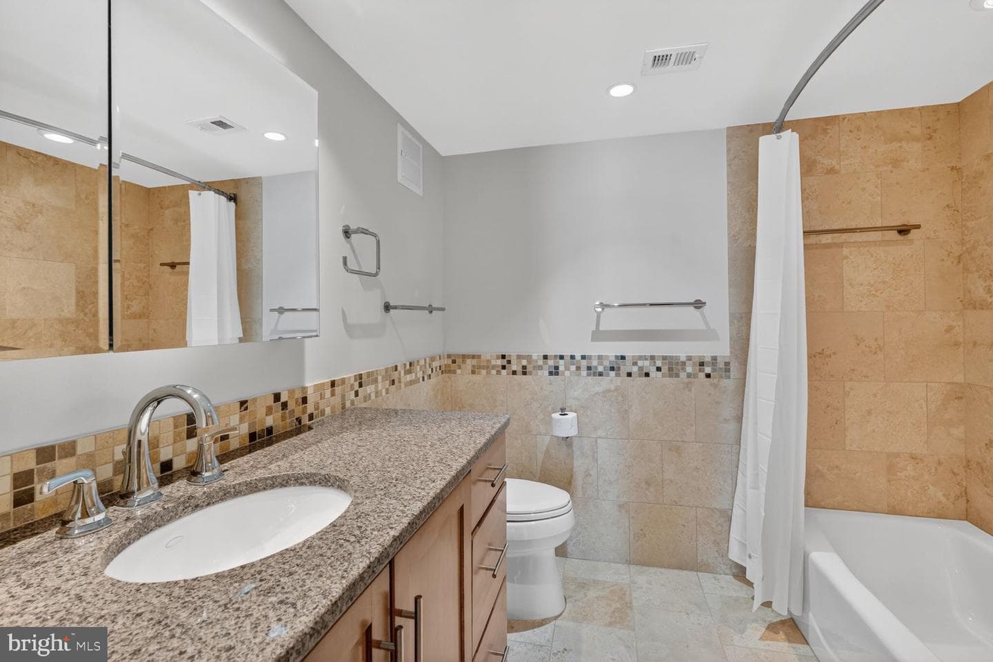1016 S Wayne St # 910 photo 21
