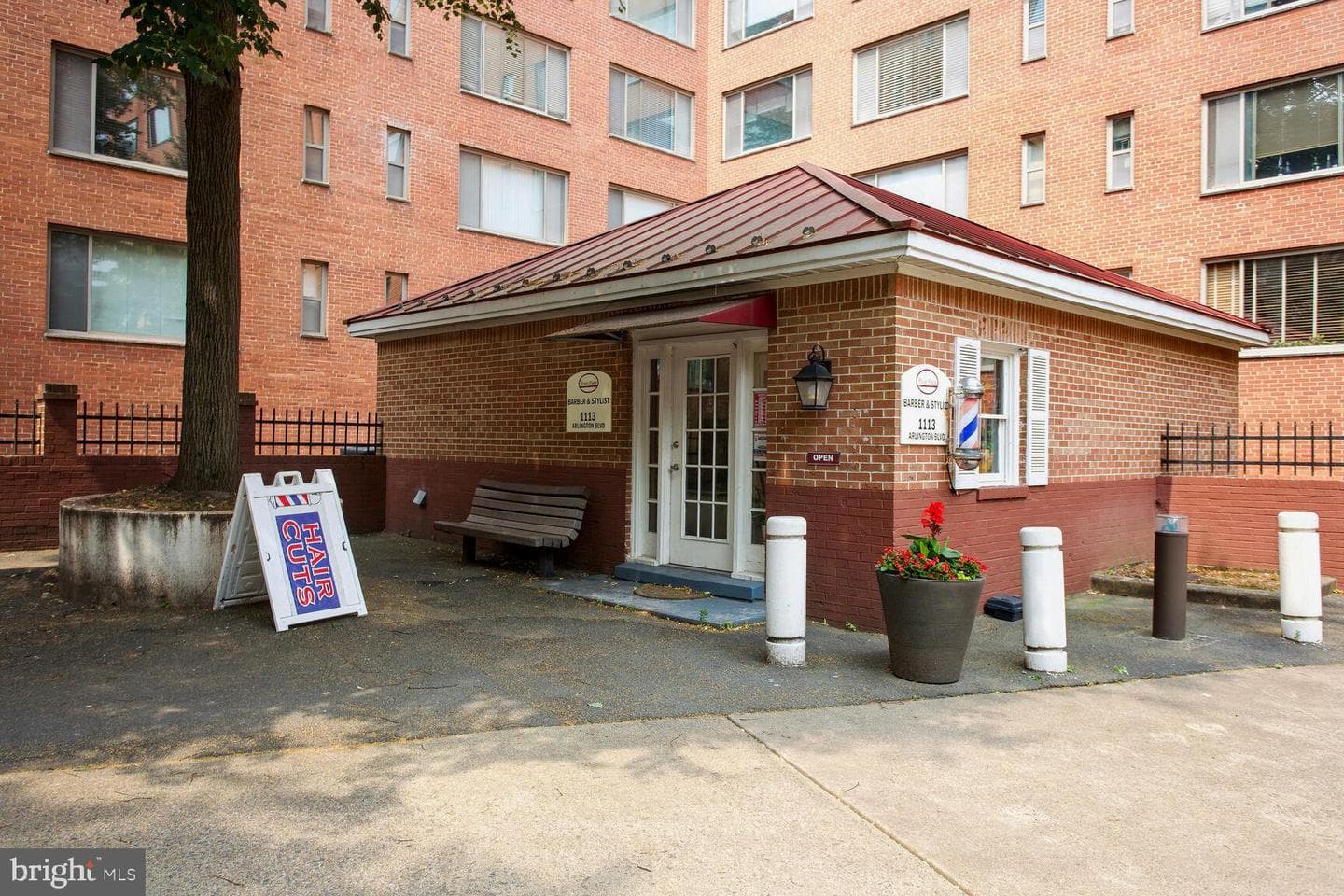 1121 Arlington Boulevard #328 photo 33