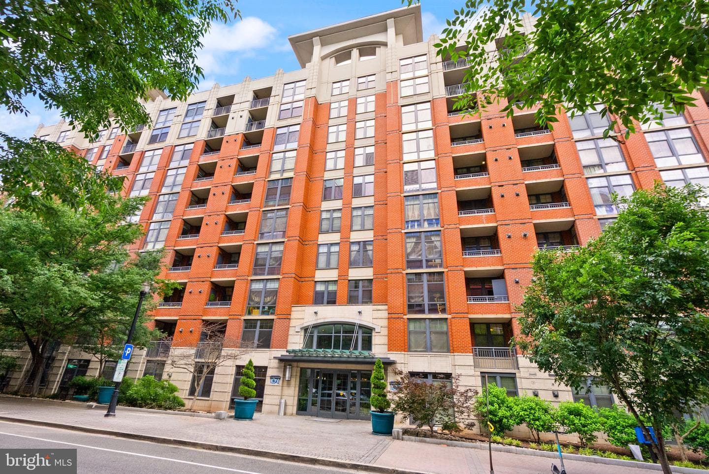 1021 N Garfield Street #618