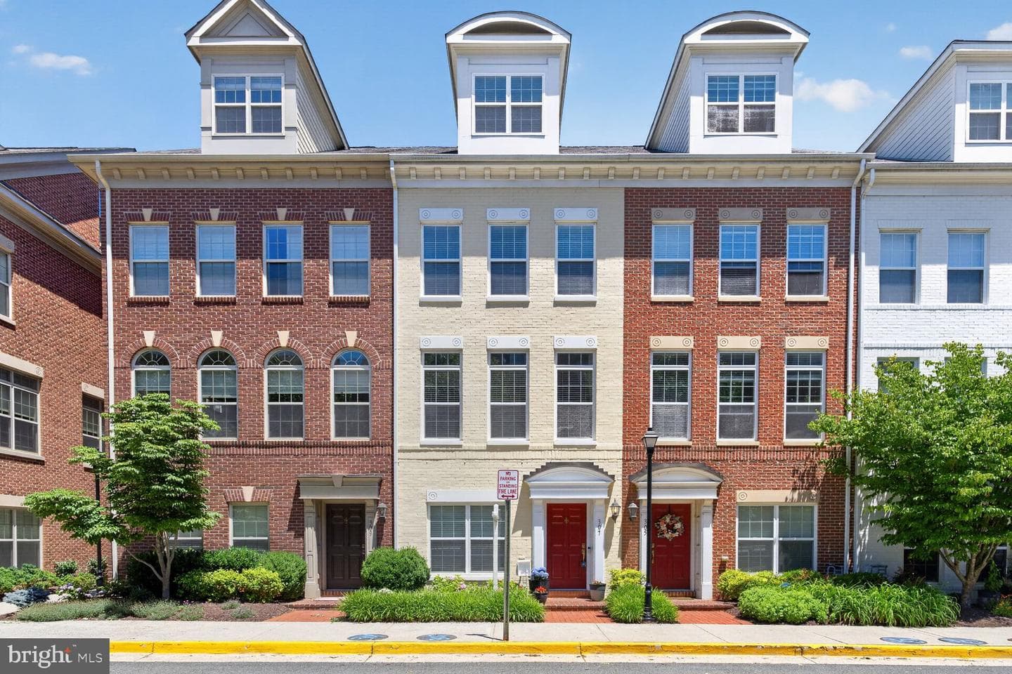 307 Upton Court N photo 1