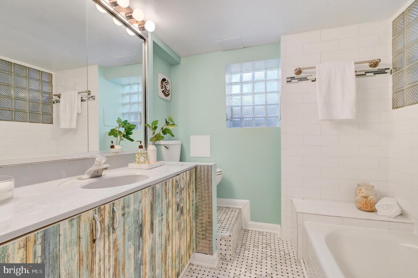6100 Washington Boulevard photo 38