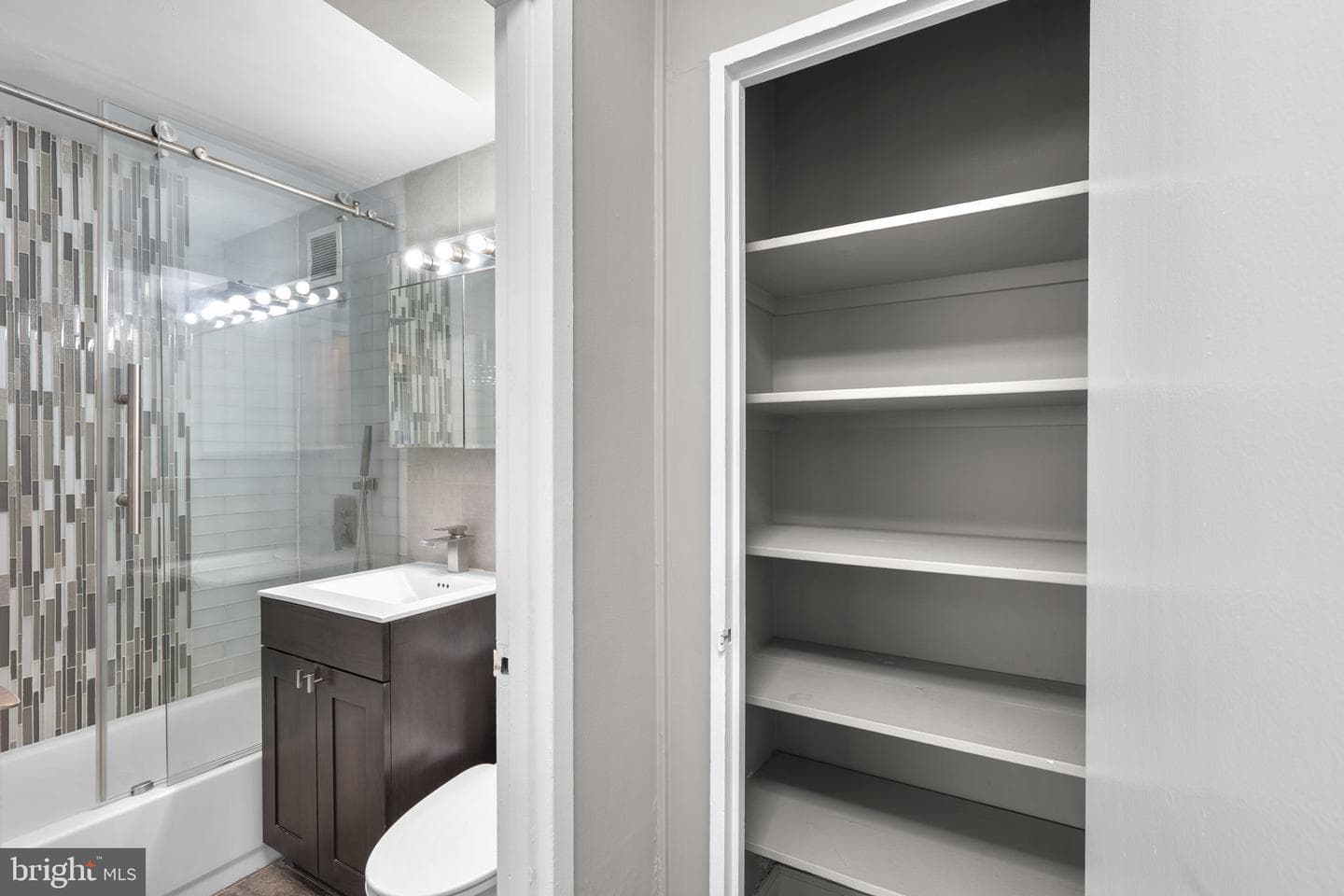 1021 Arlington Boulevard #806 photo 24