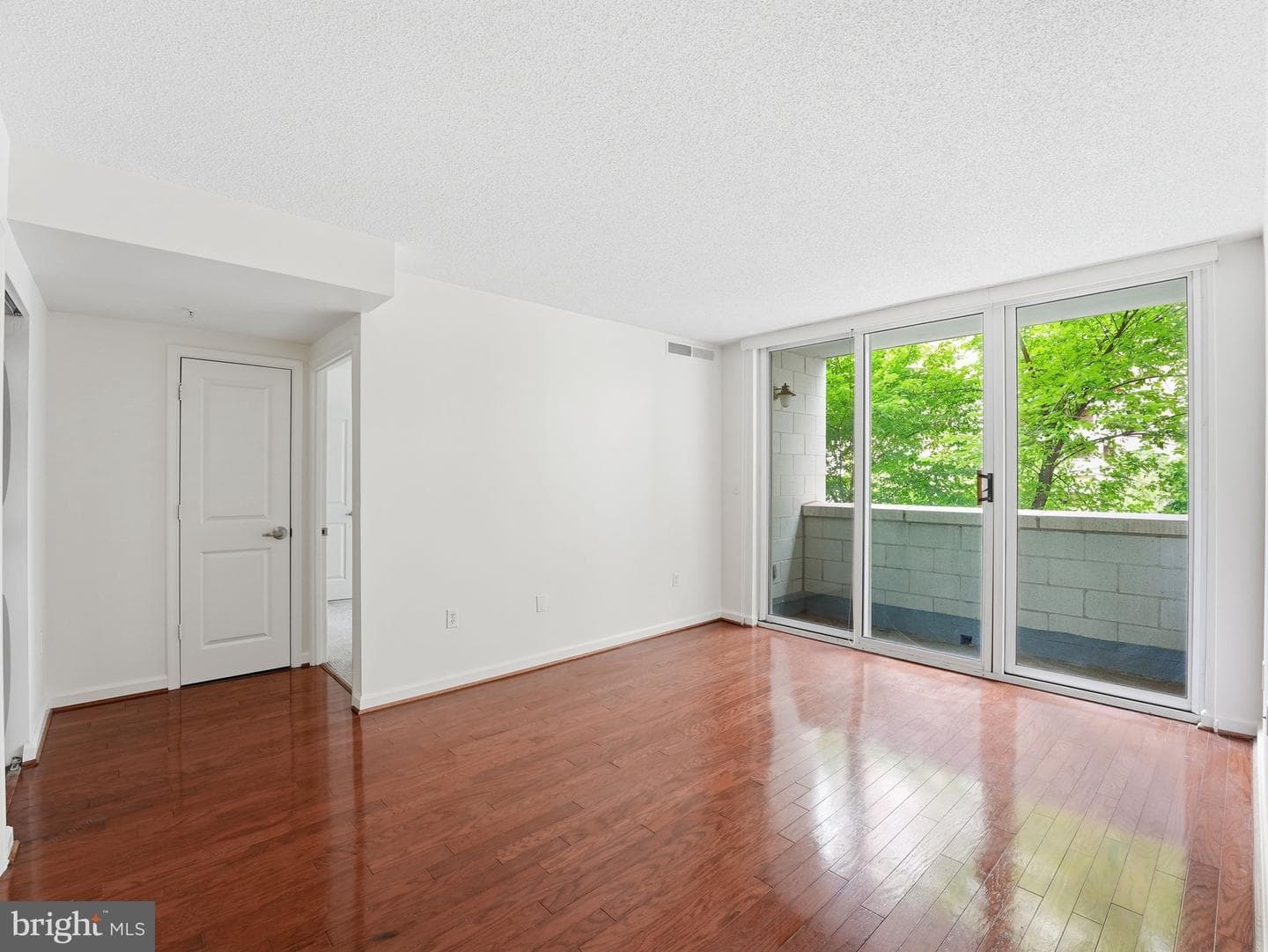880 N Pollard Street #222 photo 14