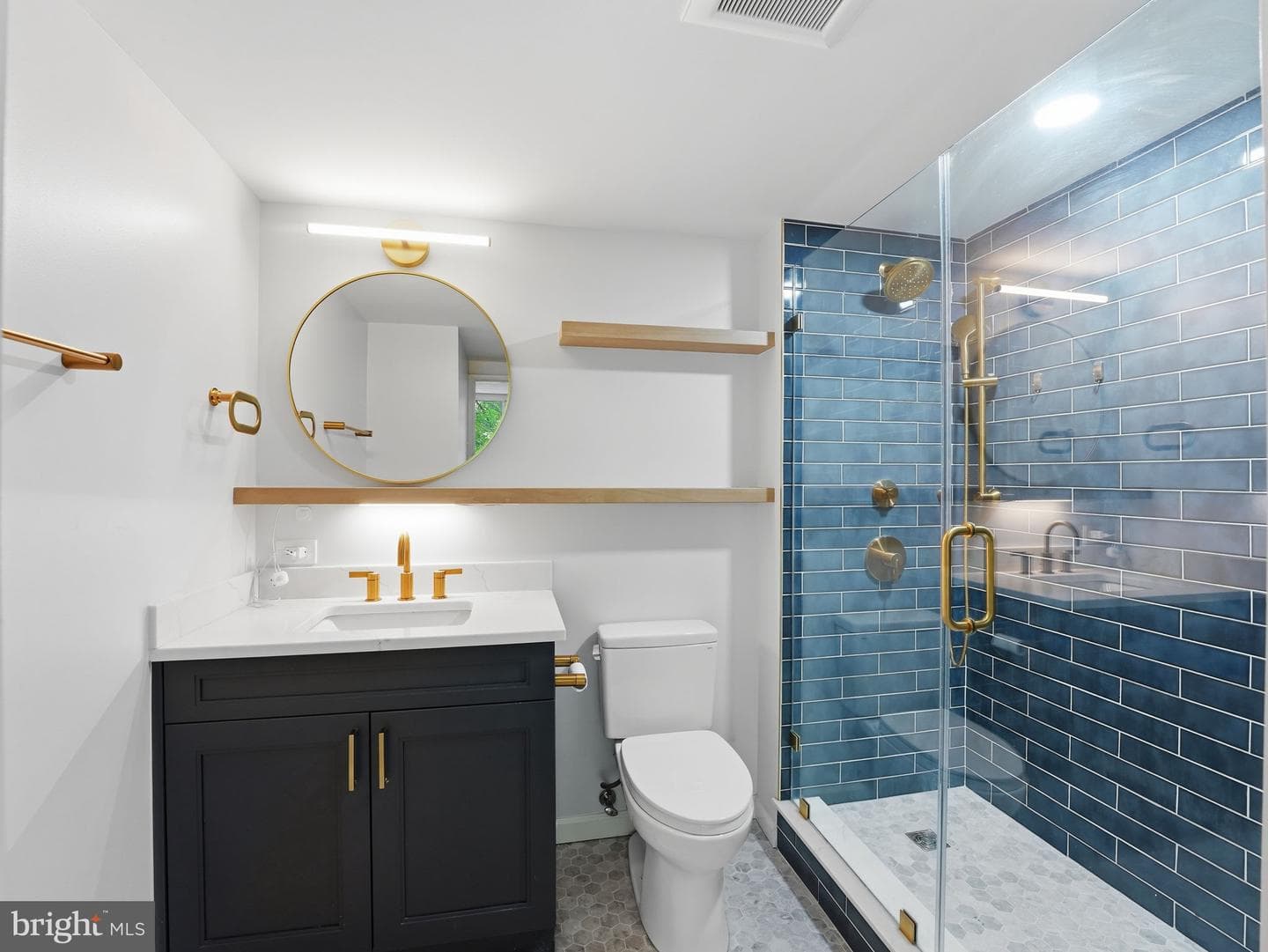 880 N Pollard Street #222 photo 17
