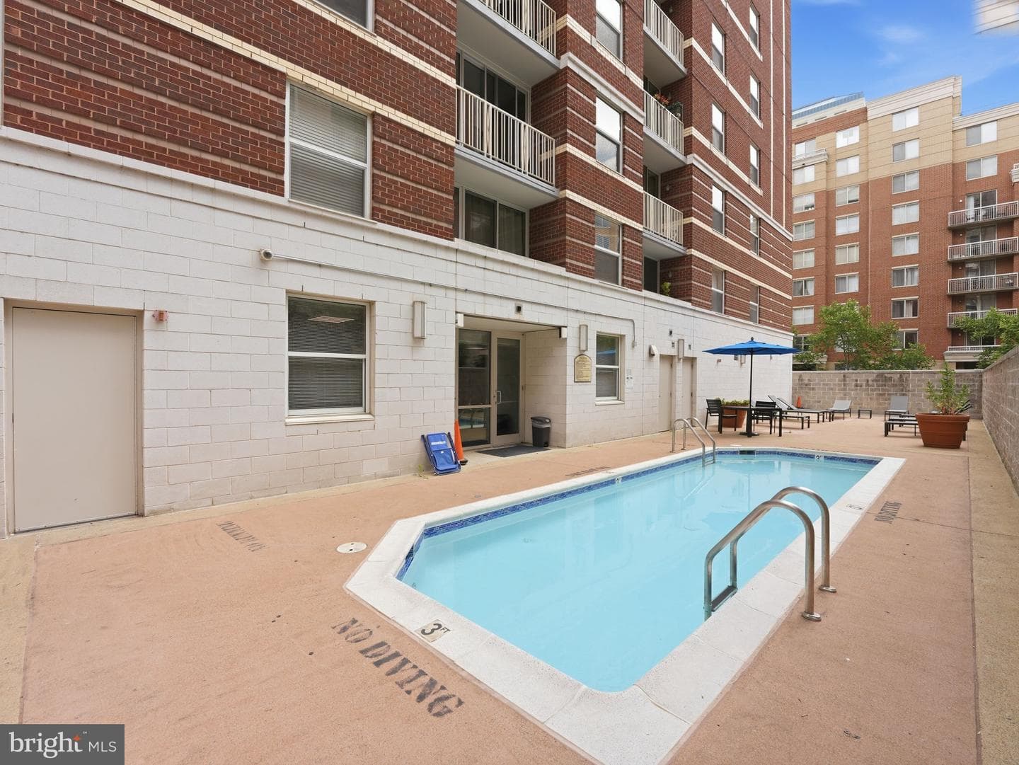 880 N Pollard Street #222 photo 24