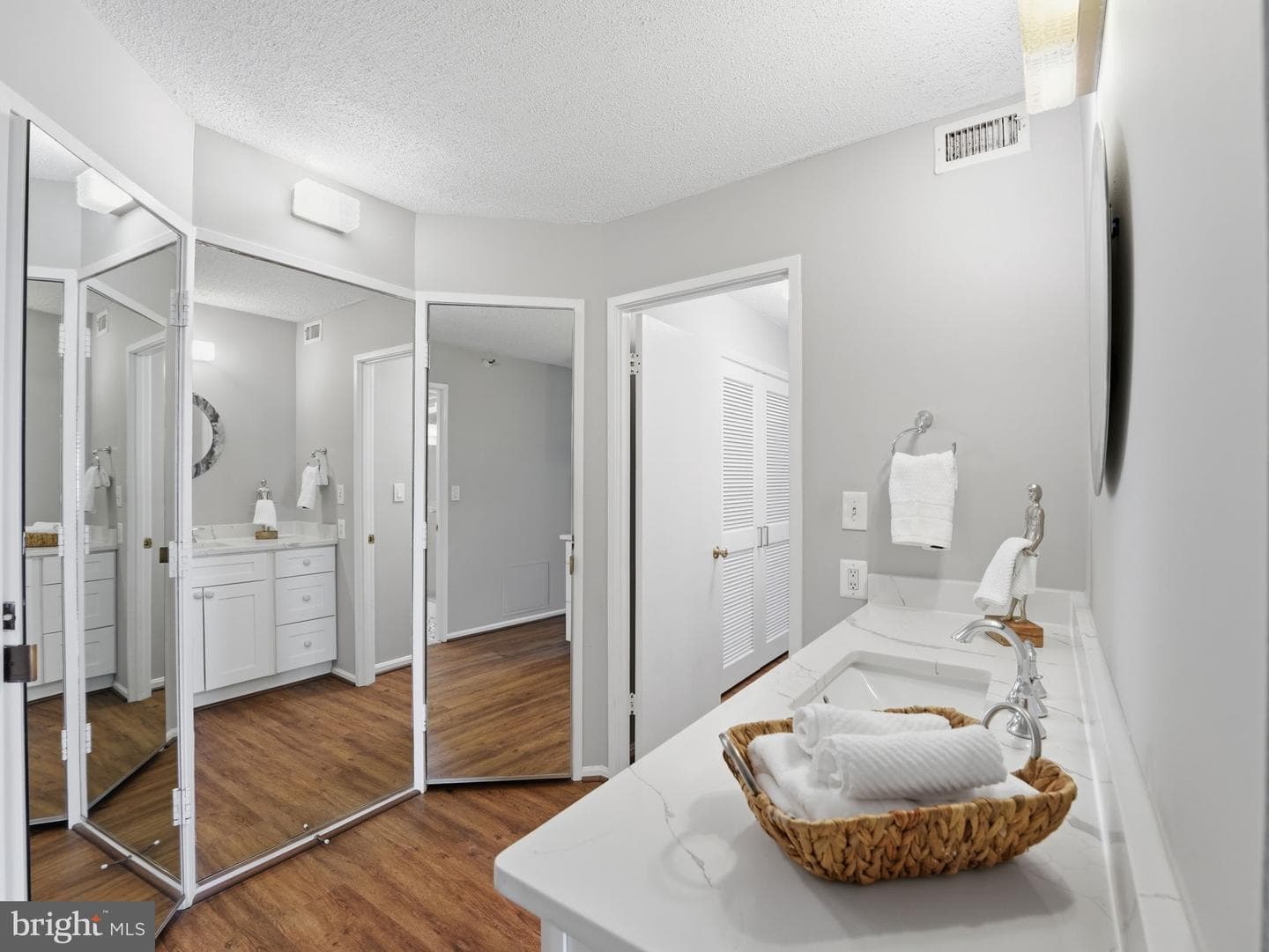 1600 N Oak Street #1119 photo 21