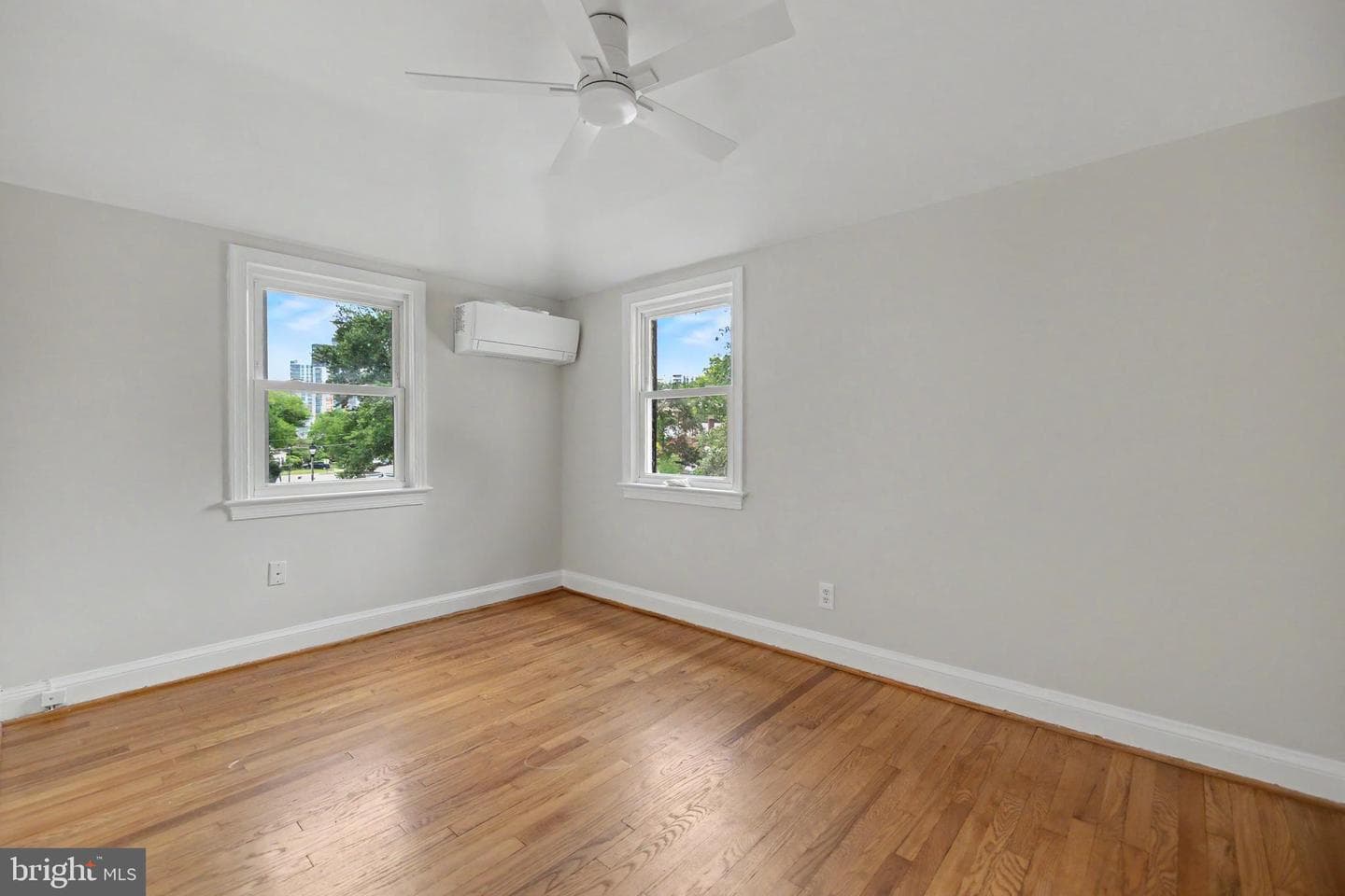 638 N Nelson Street N photo 33