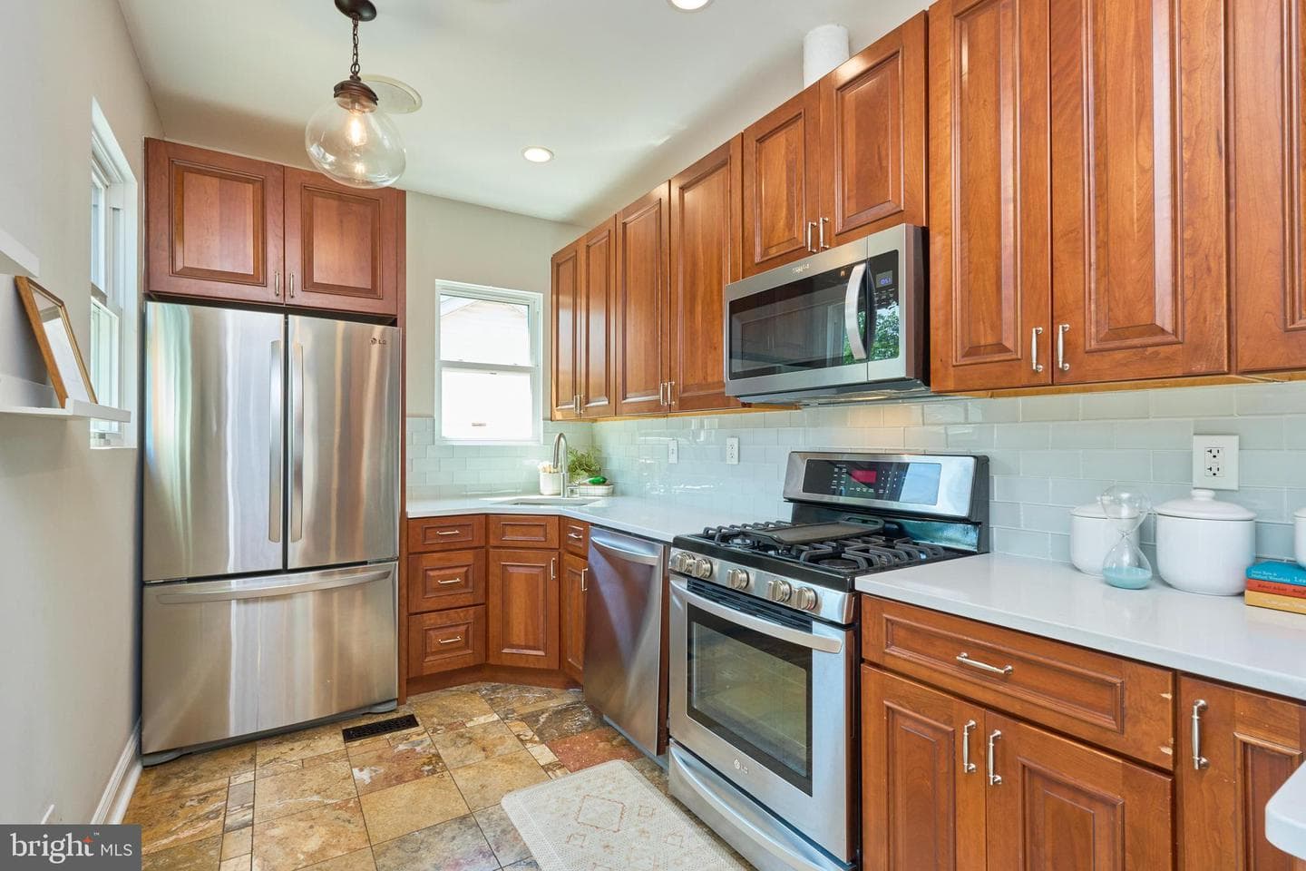 255 N Bryan Street photo 18