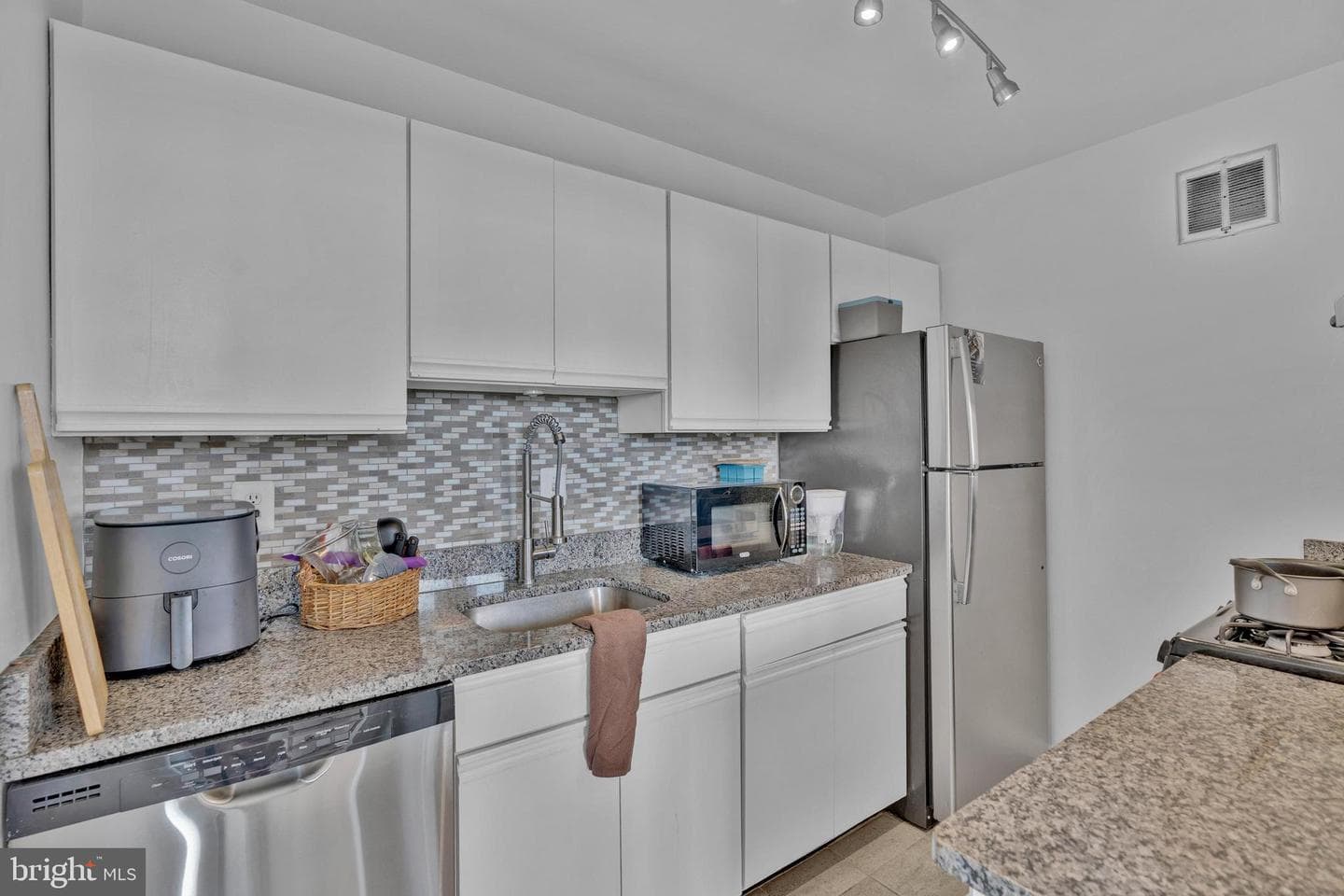 4390 Lorcom Lane #805 photo 10