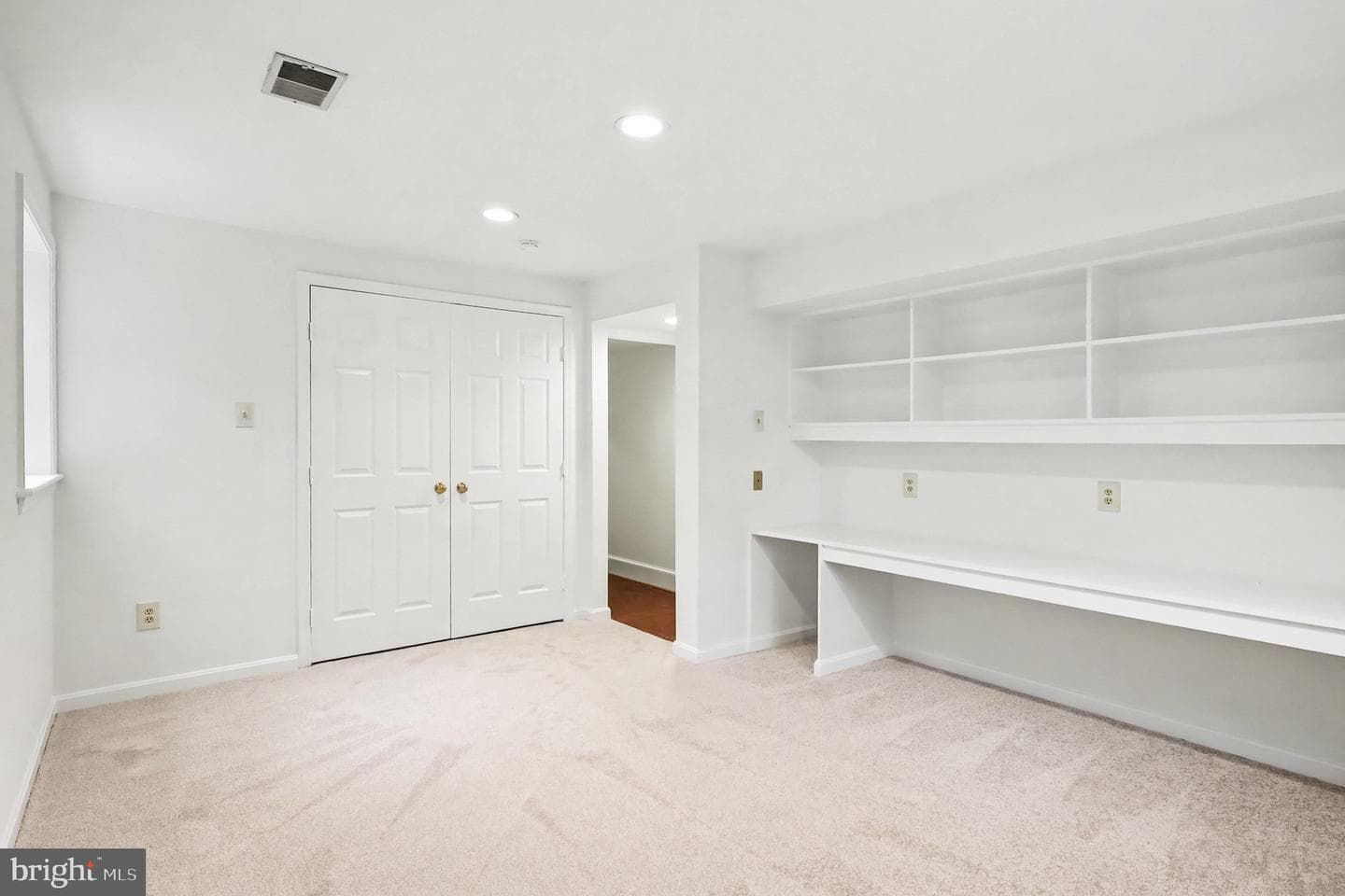 1406 N Nicholas Street photo 25