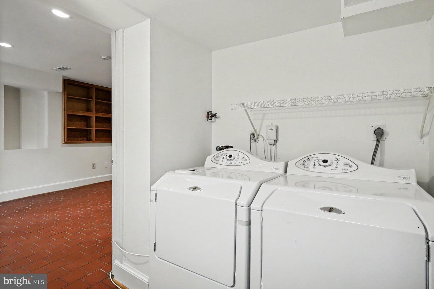 1406 N Nicholas Street photo 28