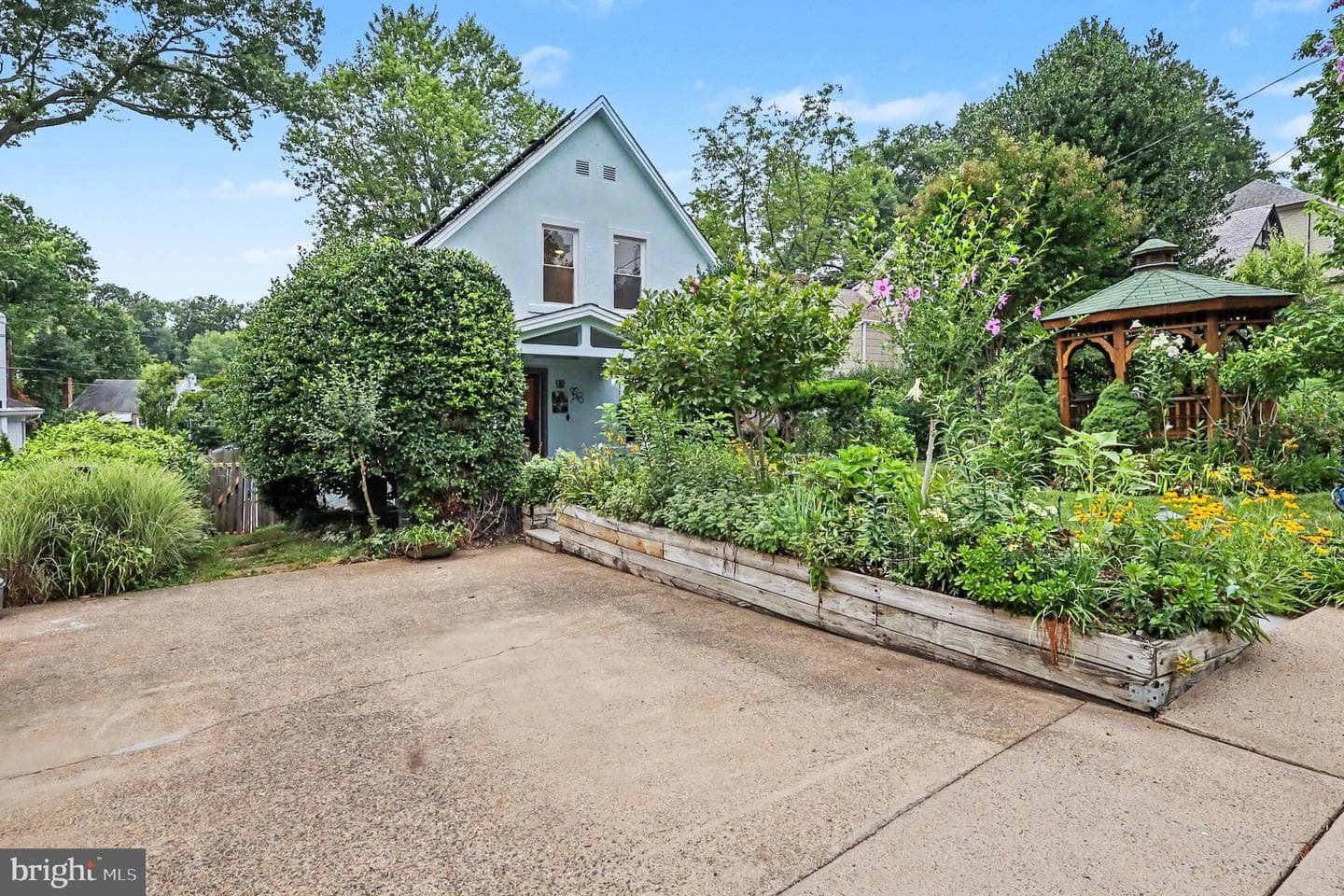 1406 N Nicholas Street photo 31