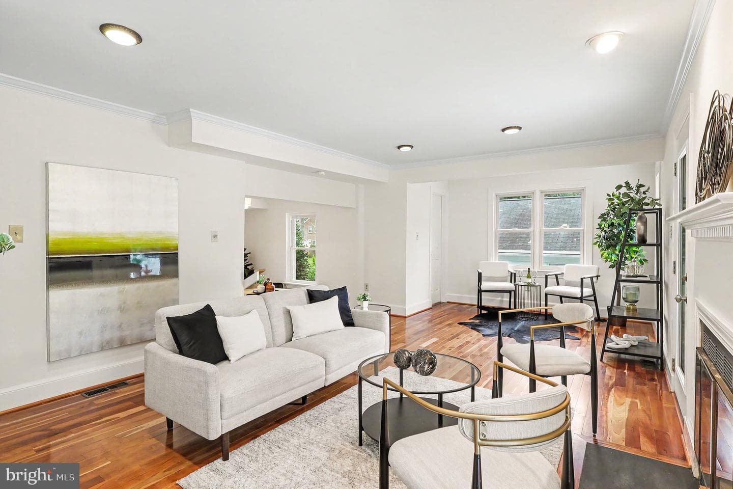1406 N Nicholas Street photo 5