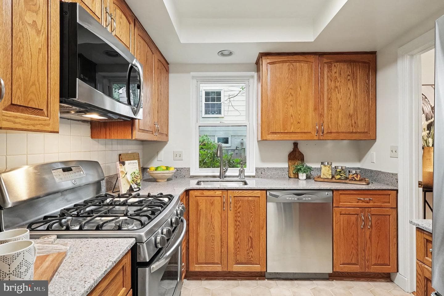1406 N Nicholas Street photo 9