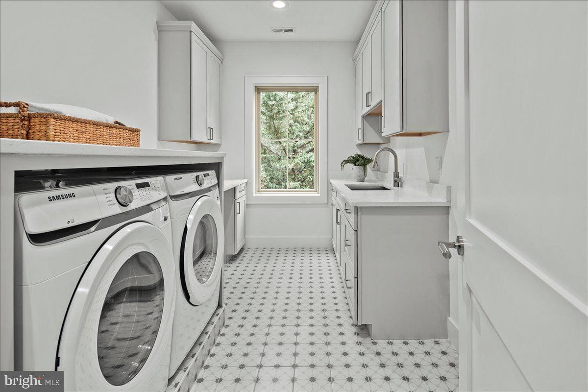 2913 N Greencastle Street photo 45