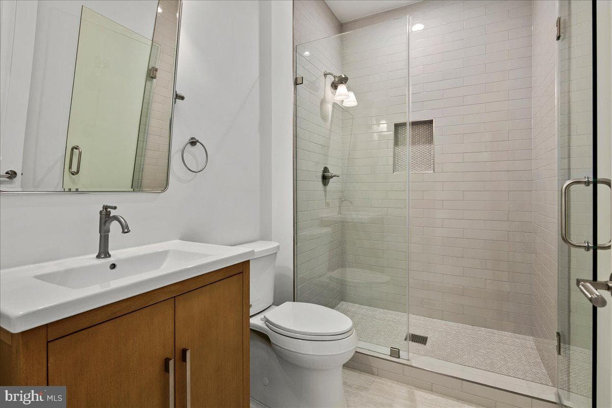 2913 N Greencastle Street photo 51