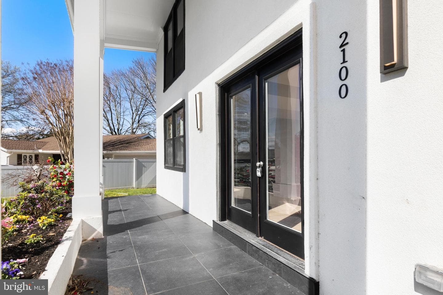 2100 S Pierce Street photo 4
