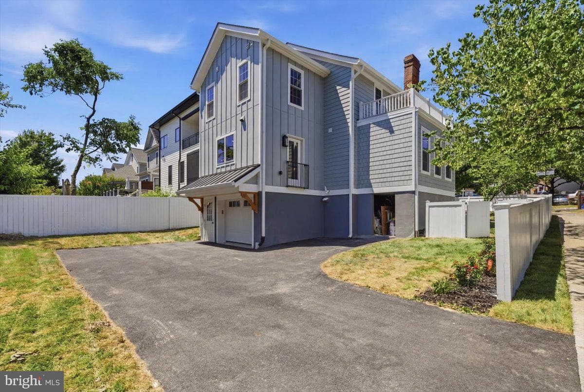 2602 Washington Boulevard photo 3
