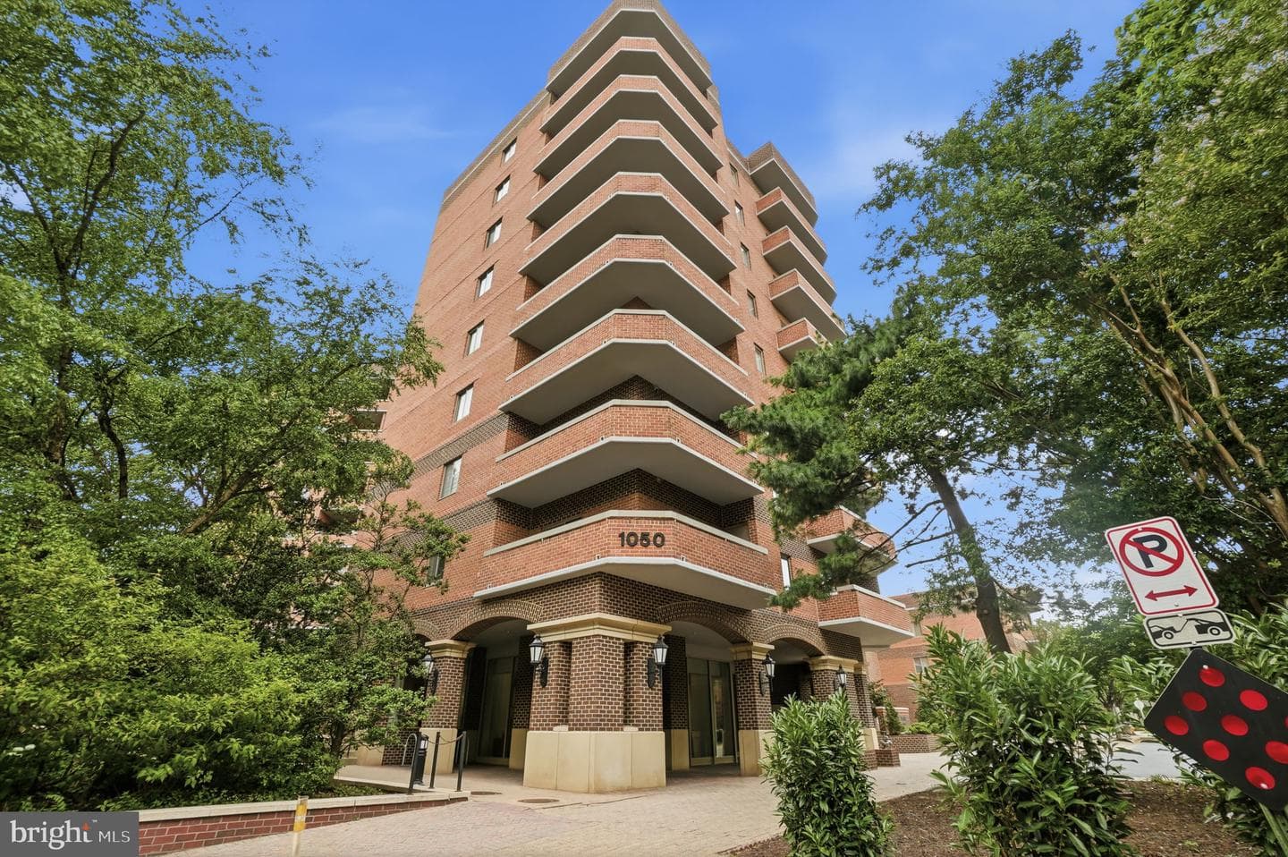 1050 N Stuart Street #122