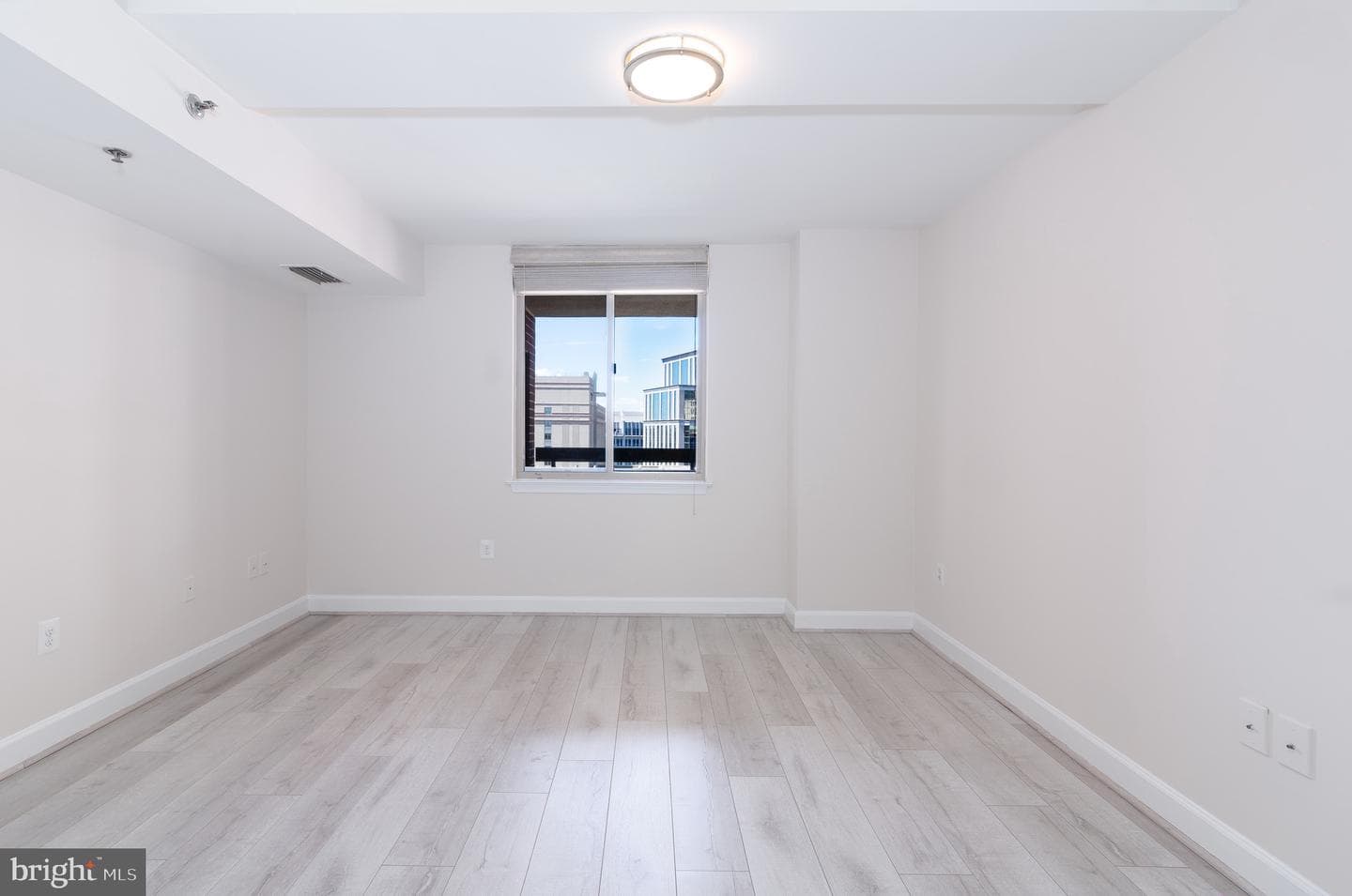 1276 N Wayne Street #908 photo 12