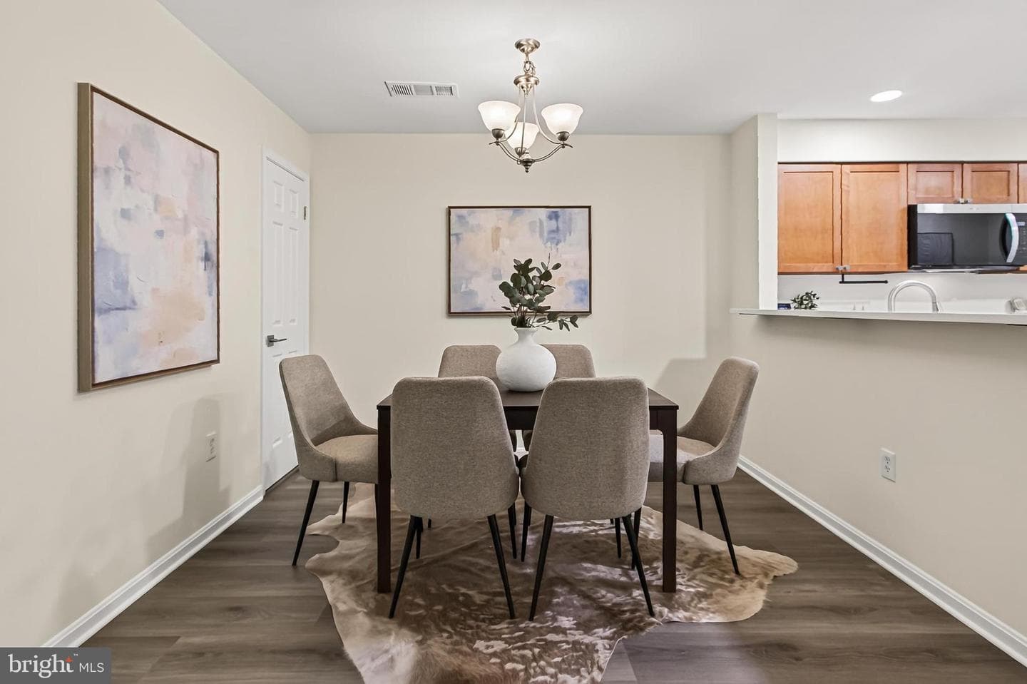 2050 Calvert Street N #109 photo 15