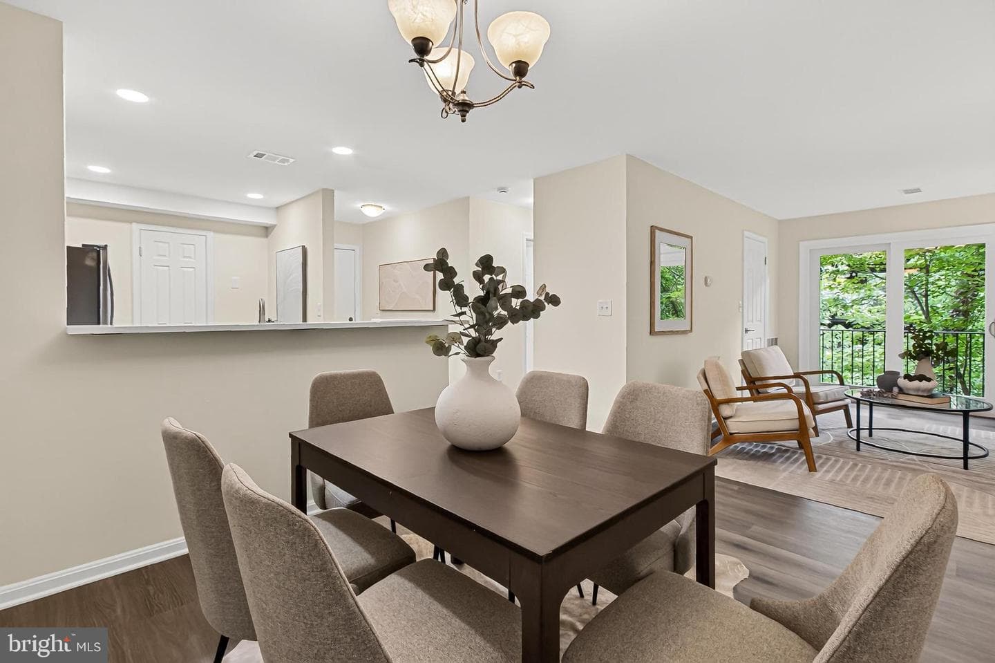 2050 Calvert Street N #109 photo 18