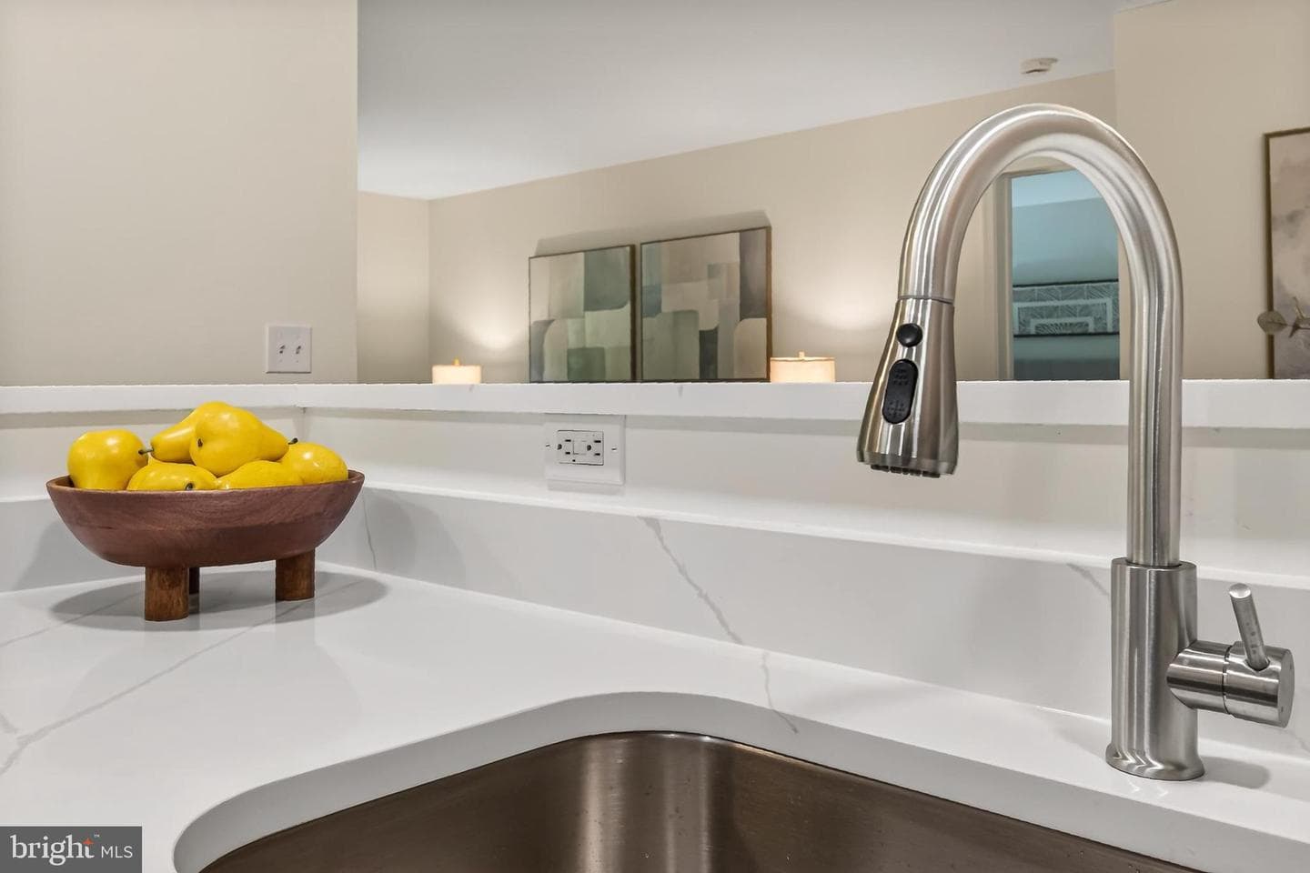 2050 Calvert Street N #109 photo 23
