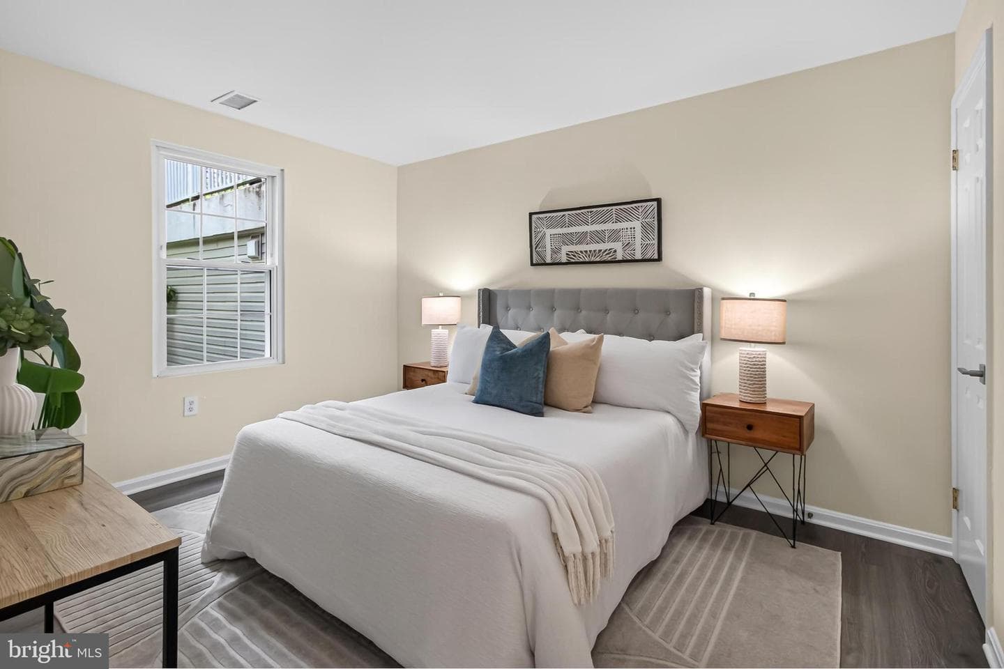2050 Calvert Street N #109 photo 28
