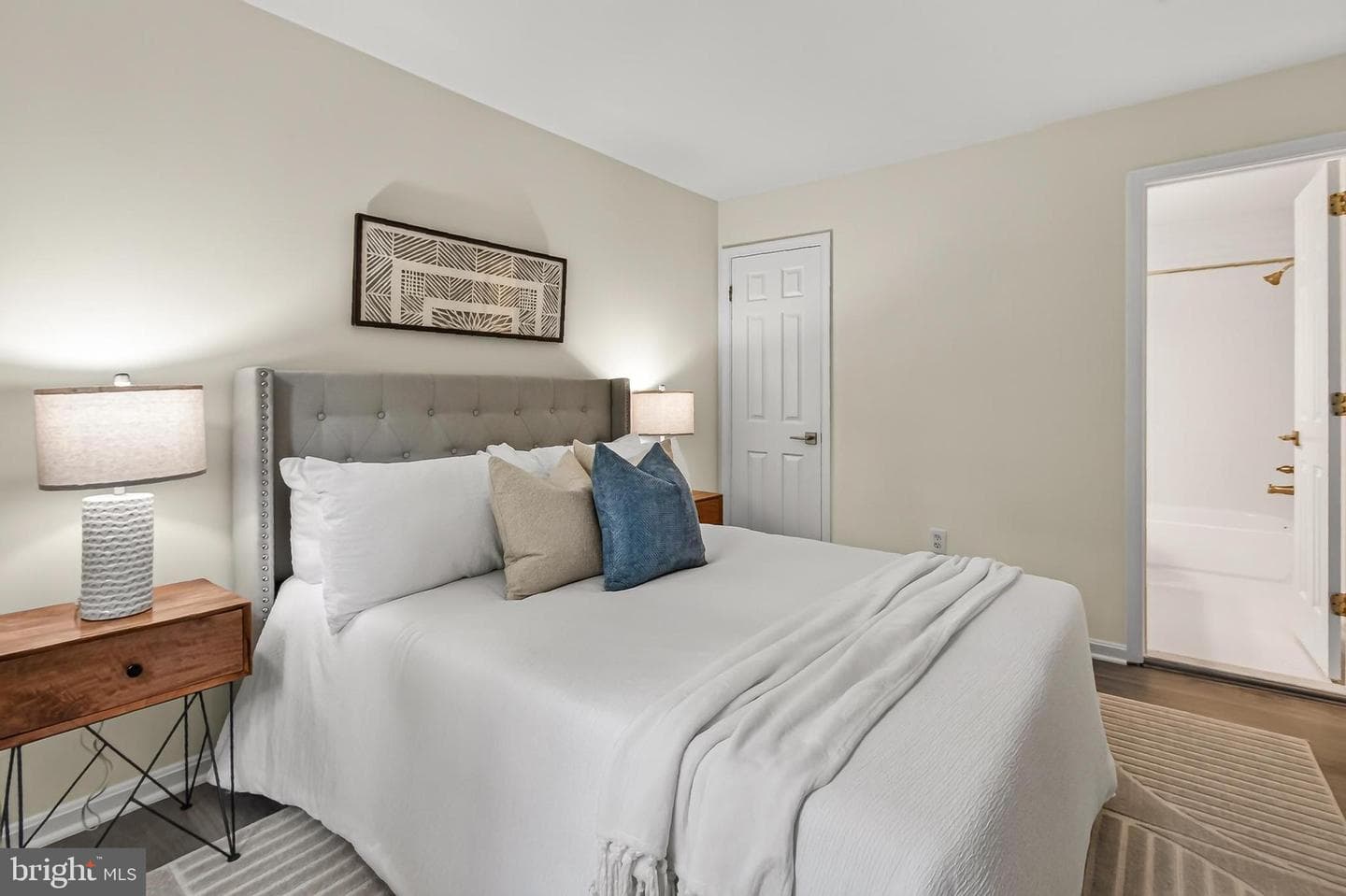 2050 Calvert Street N #109 photo 30