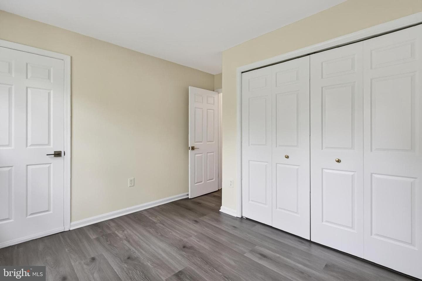 2050 Calvert Street N #109 photo 35