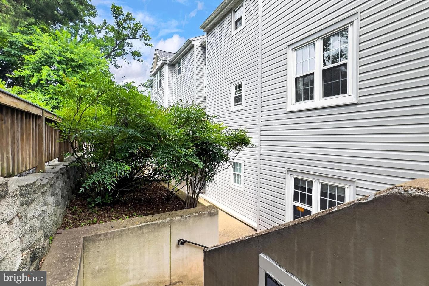 2050 Calvert Street N #109 photo 4