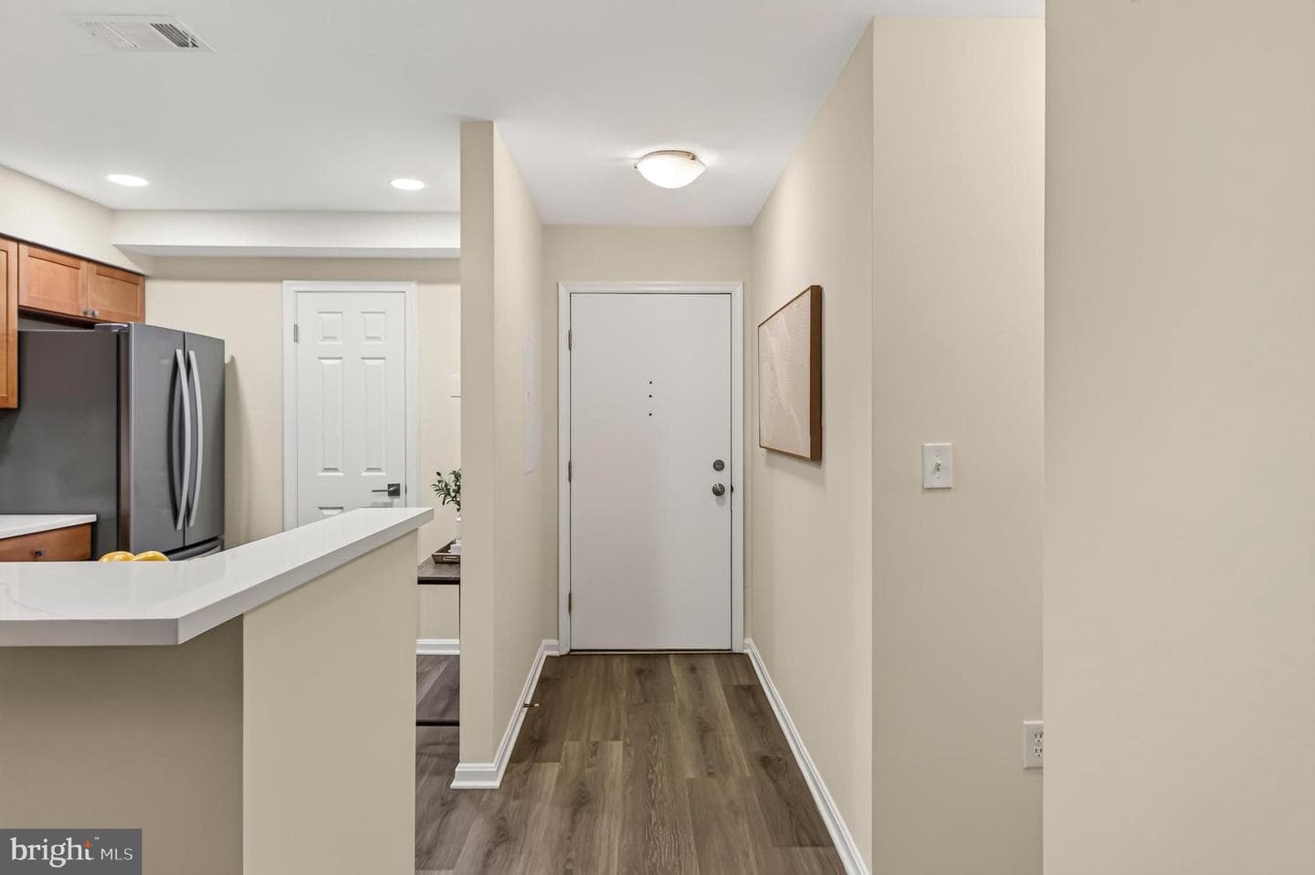 2050 Calvert Street N #109 photo 8