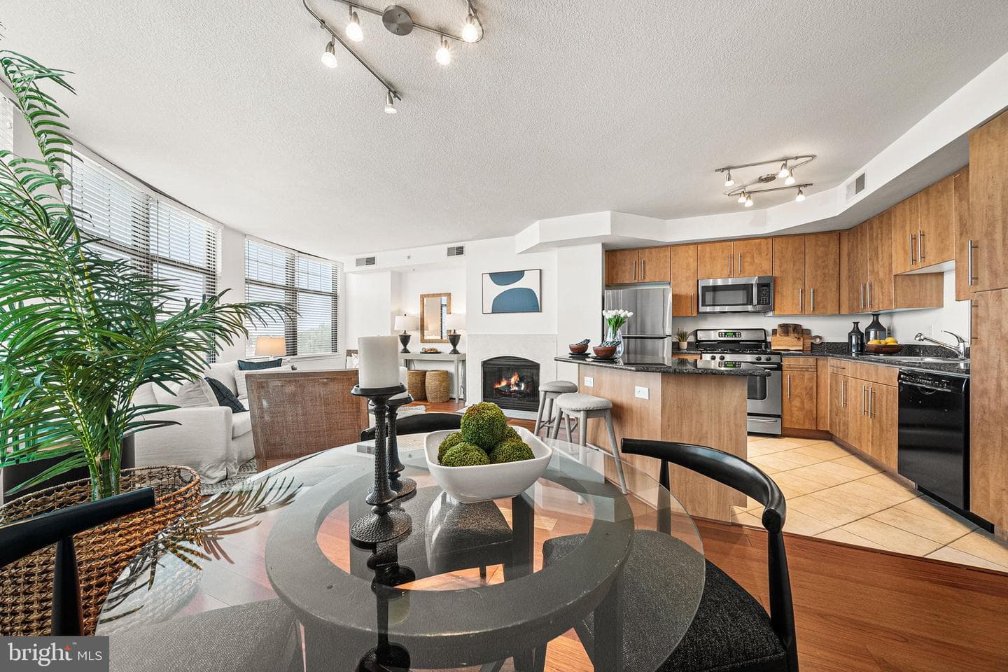 1021 N Garfield Street #637 photo 11