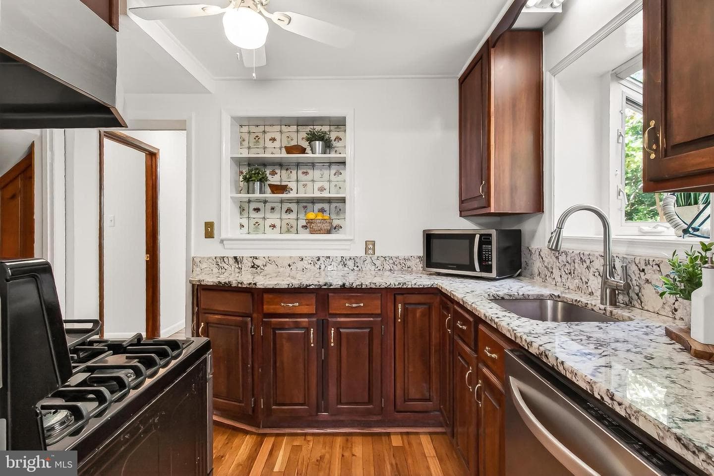 204 N Evergreen Street photo 17