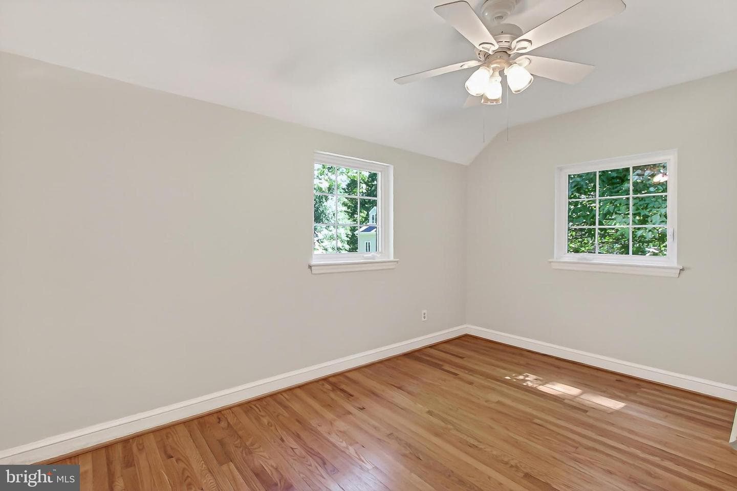 204 N Evergreen Street photo 31