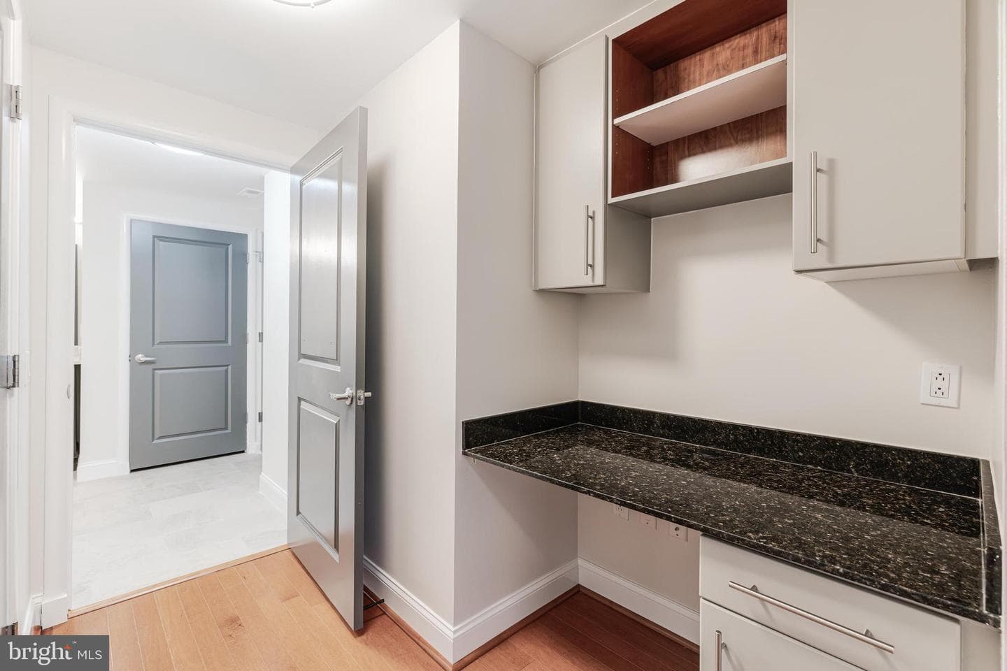 1021 N Garfield #327 photo 15