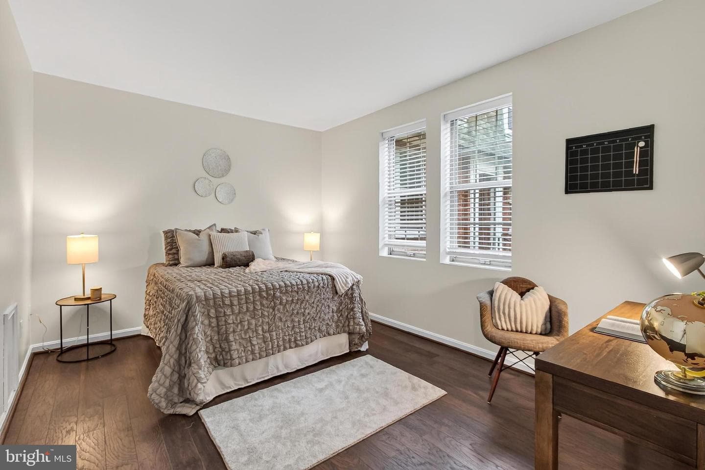1752 N Rhodes Street #325 photo 11