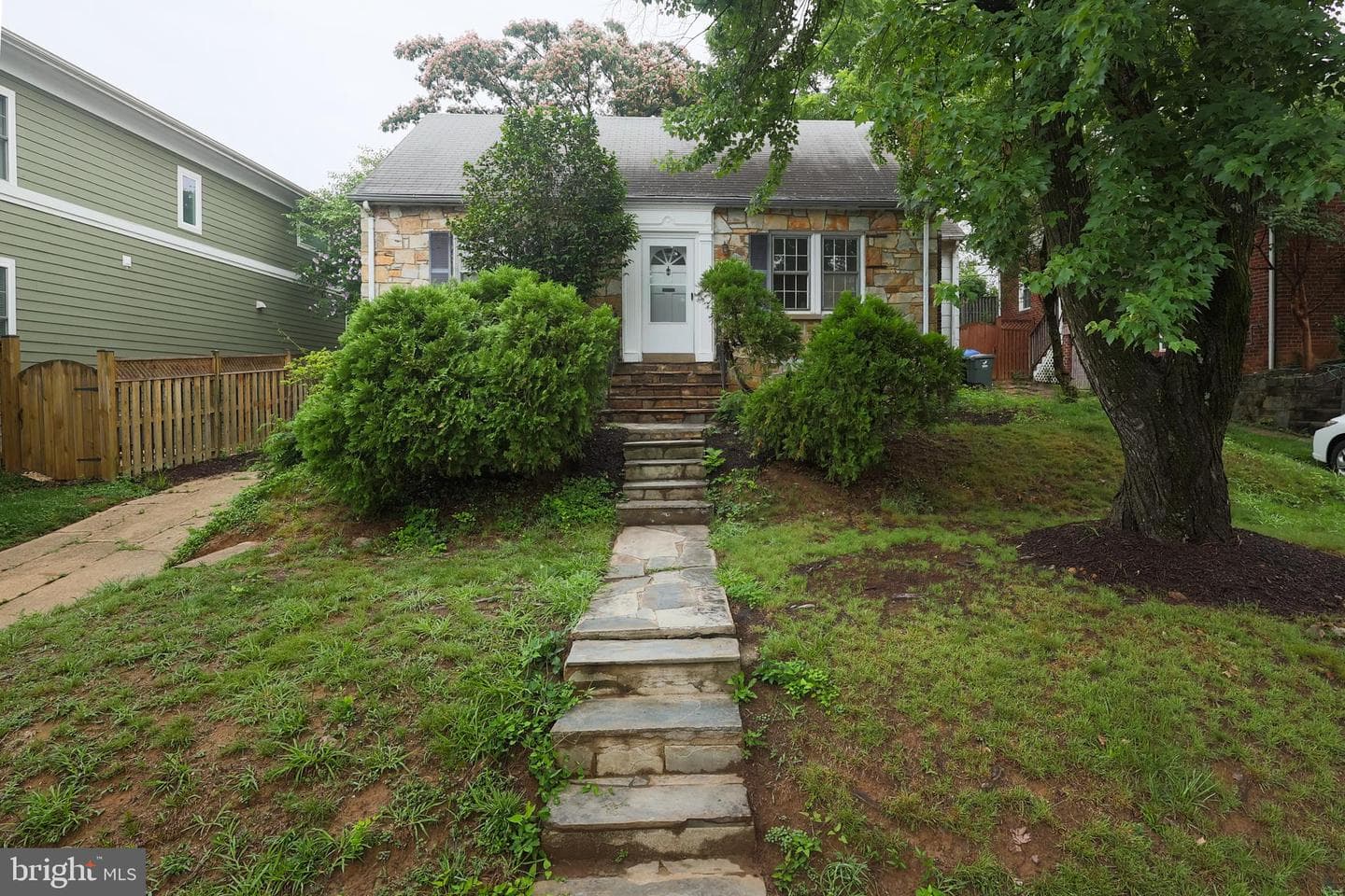 4827 16th Road N, Arlington