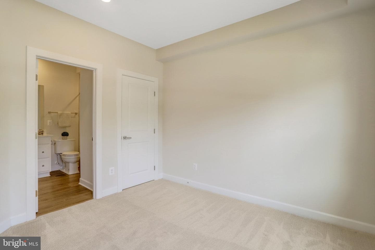 820 S Greenbrier Street photo 3