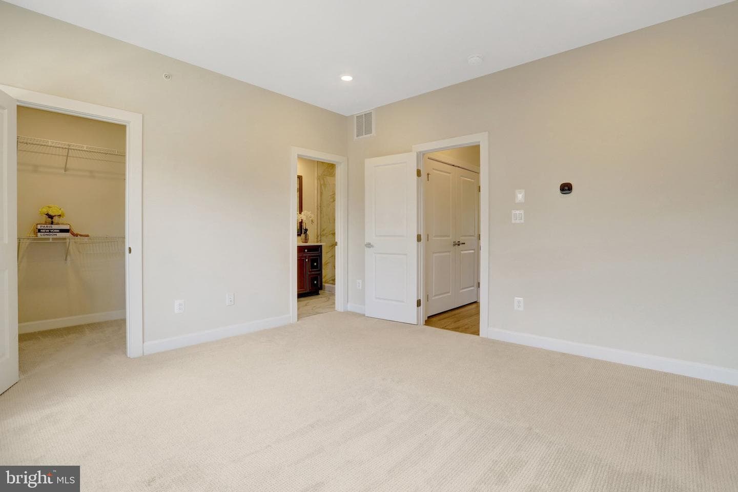820 S Greenbrier Street photo 30