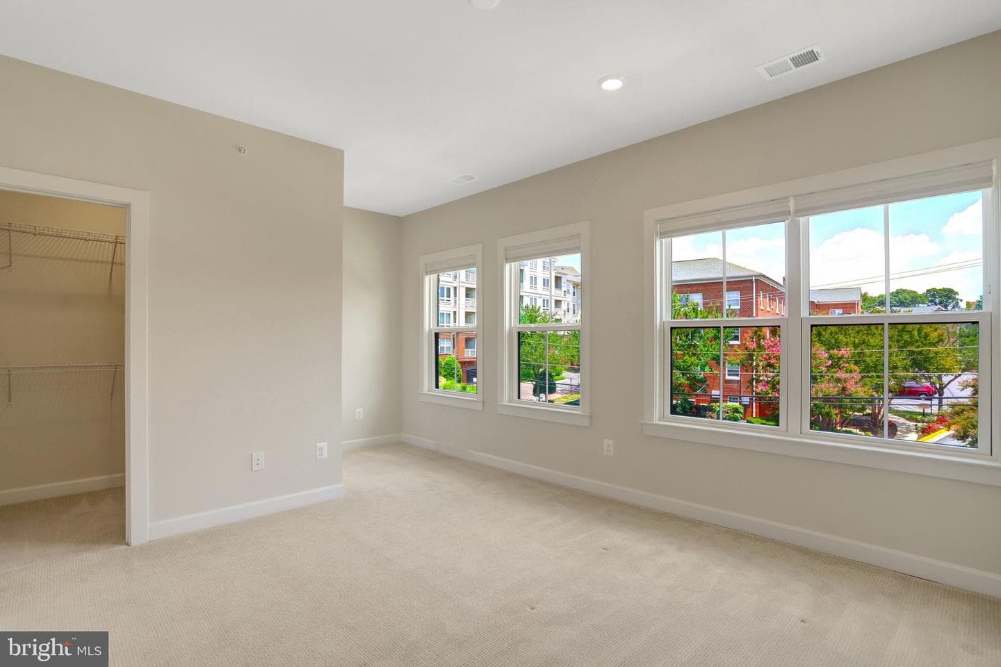 820 S Greenbrier Street photo 35